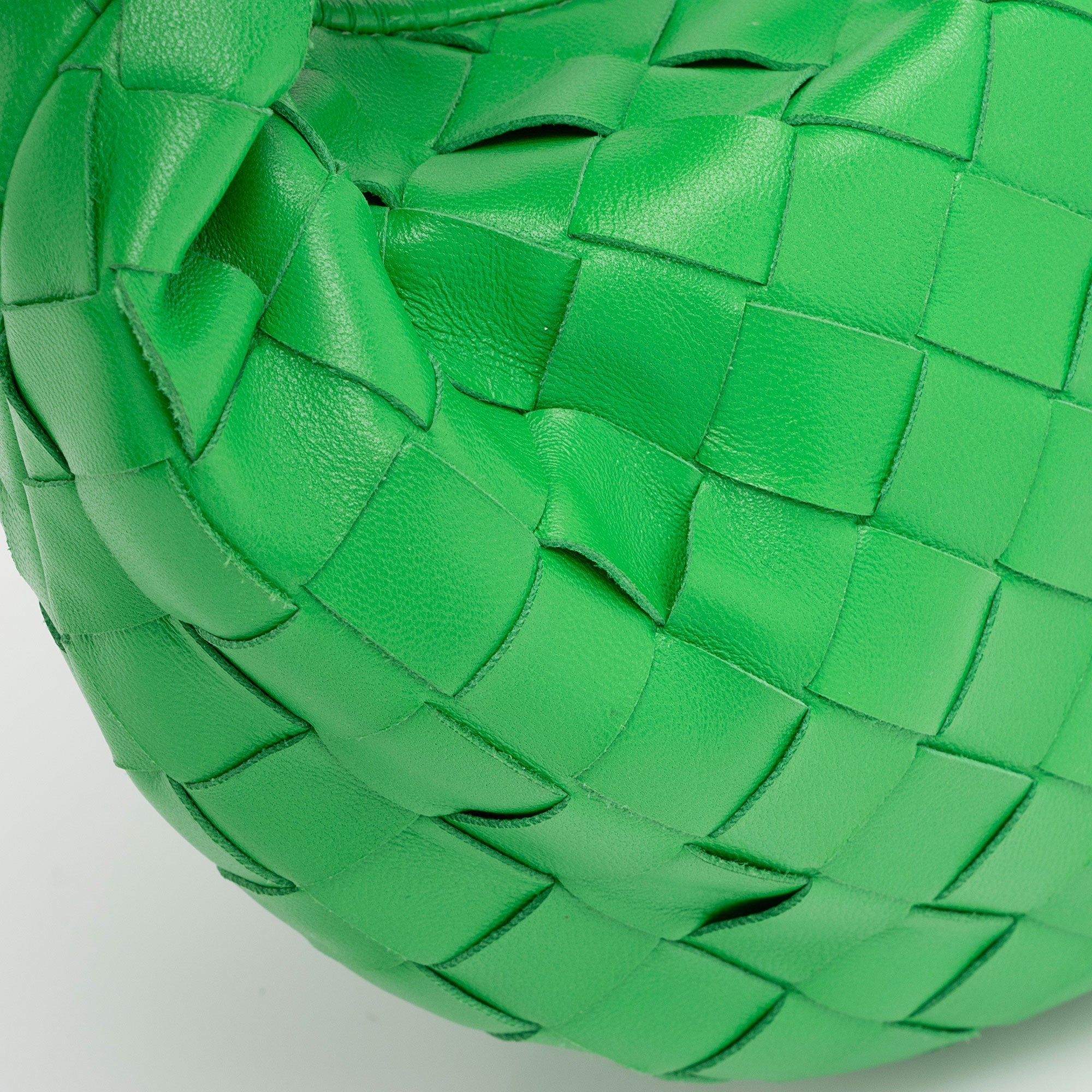 Bottega Veneta Intrecciato Nappa Jodie Mini Bag (SHF-0byAuU)