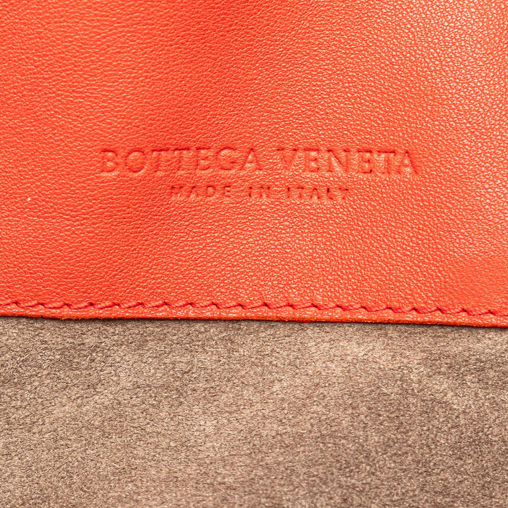 Bottega Veneta Intrecciato Nappa Julie Tote (SHG-pYQtKT)