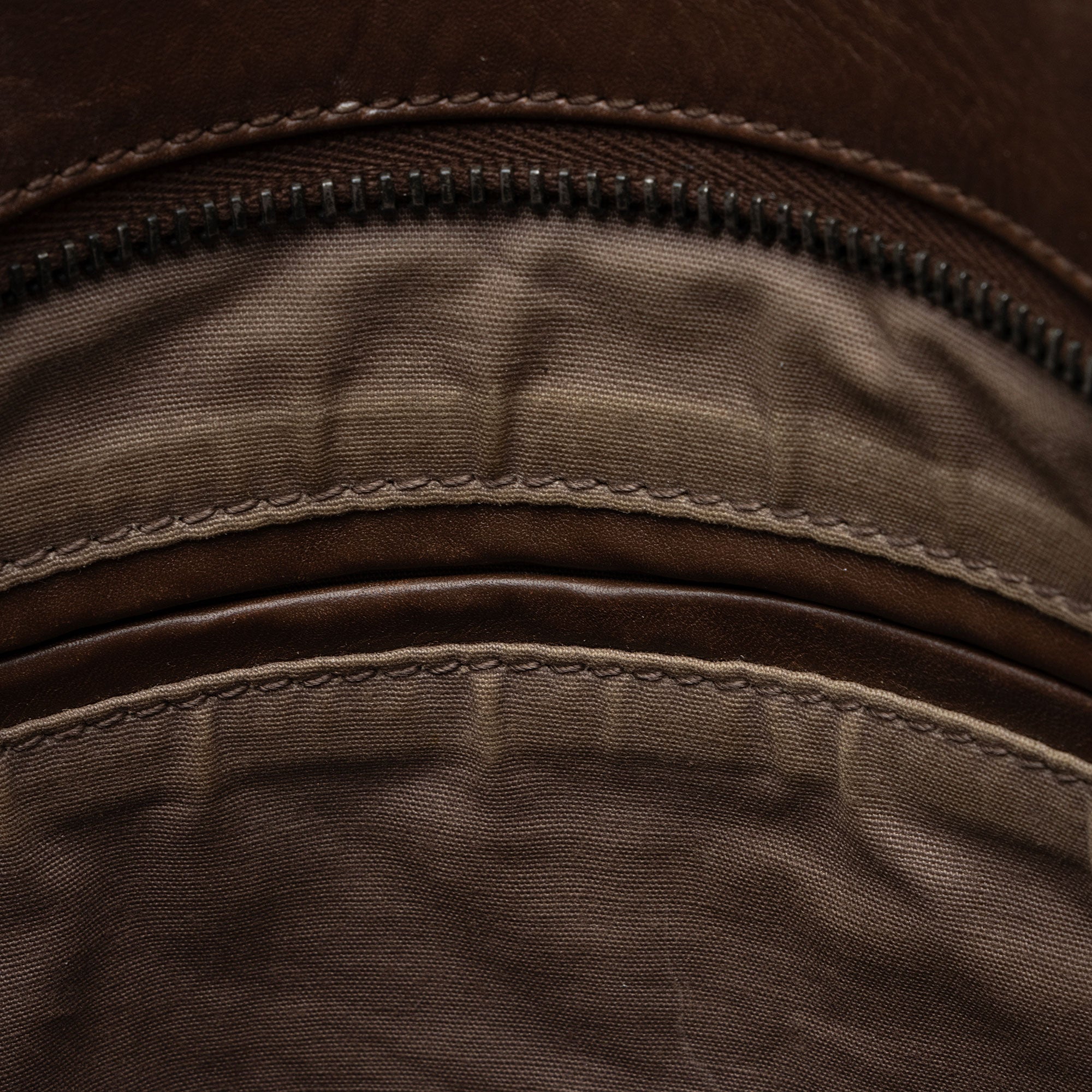 Bottega Veneta Intrecciato Nappa Large Messenger (SHF-8L6sHp)