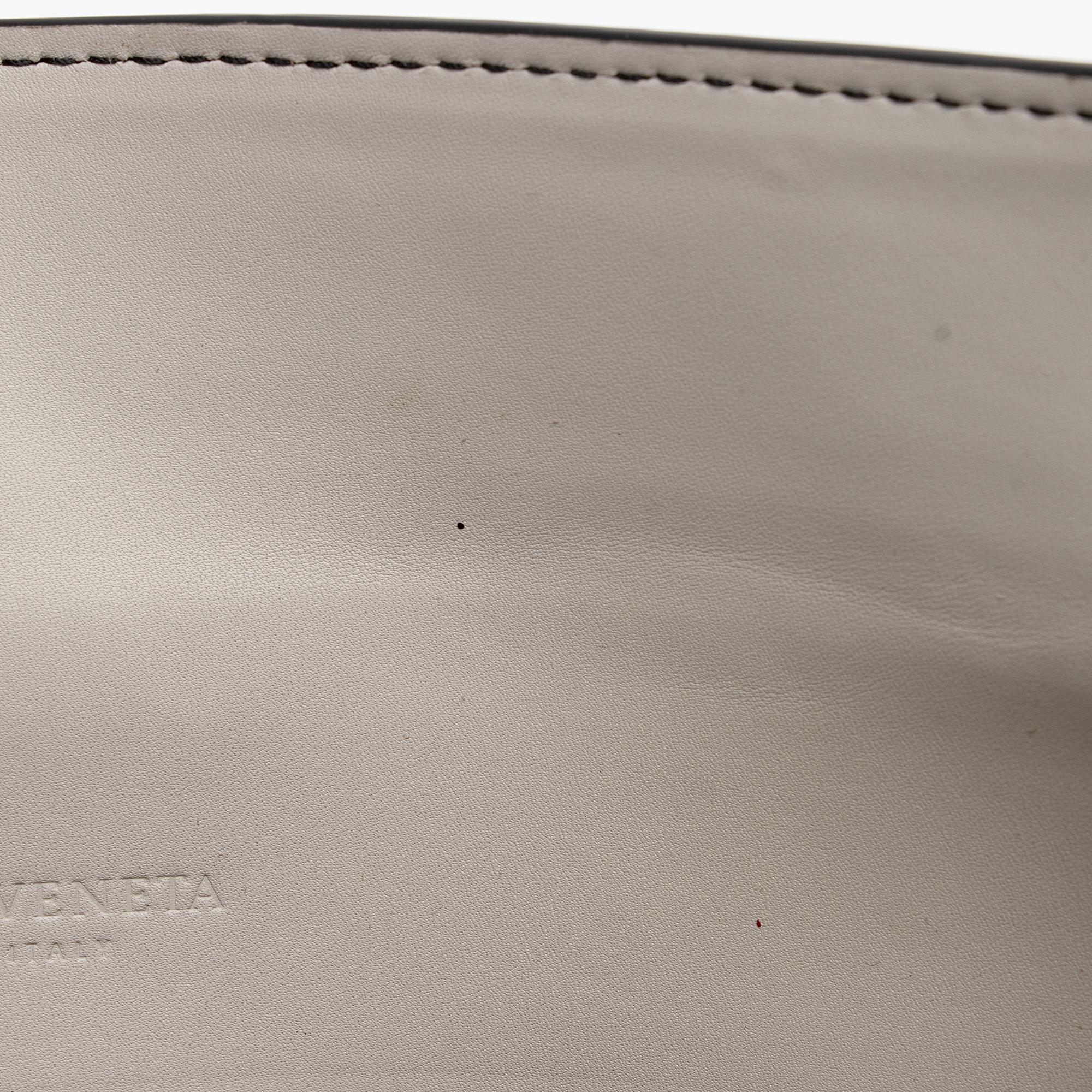 Bottega Veneta Intrecciato Nappa Leather Piazza Medium Top Handle Bag (SHF-a9Rtki)