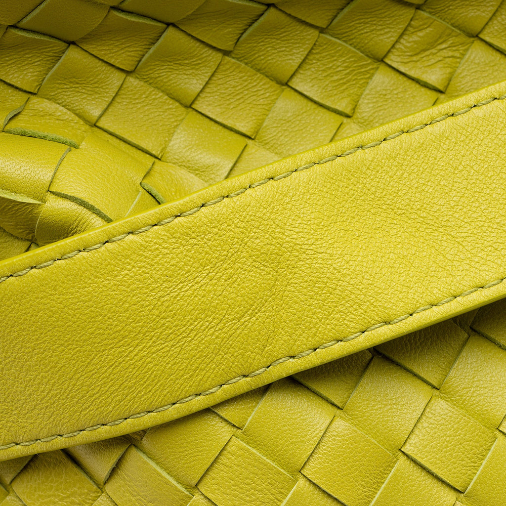 Bottega Veneta Intrecciato Nappa The Fold Crossbody (SHF-FmTNDh)