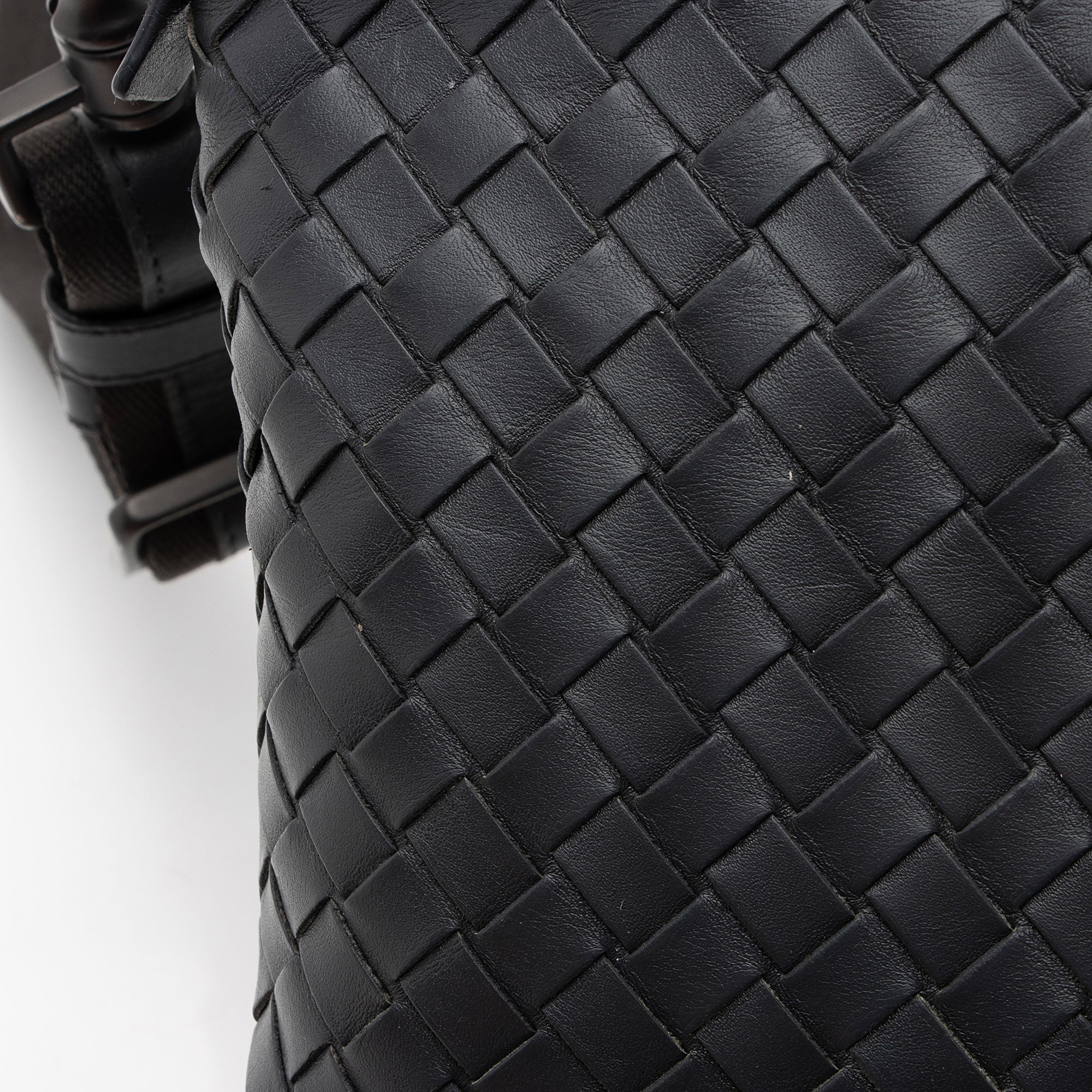 Bottega Veneta Intrecciato Nappa VN Messenger (SHF-F0xm6E)