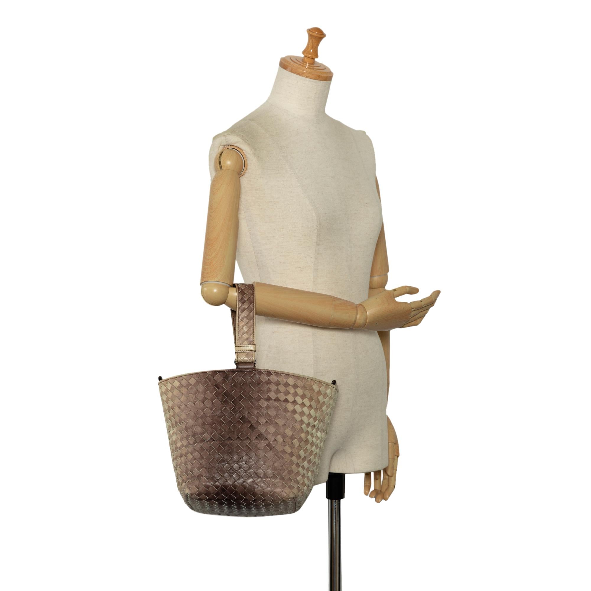 Bottega Veneta Intrecciato Nuance Bucket (SHG-NzXJNR)
