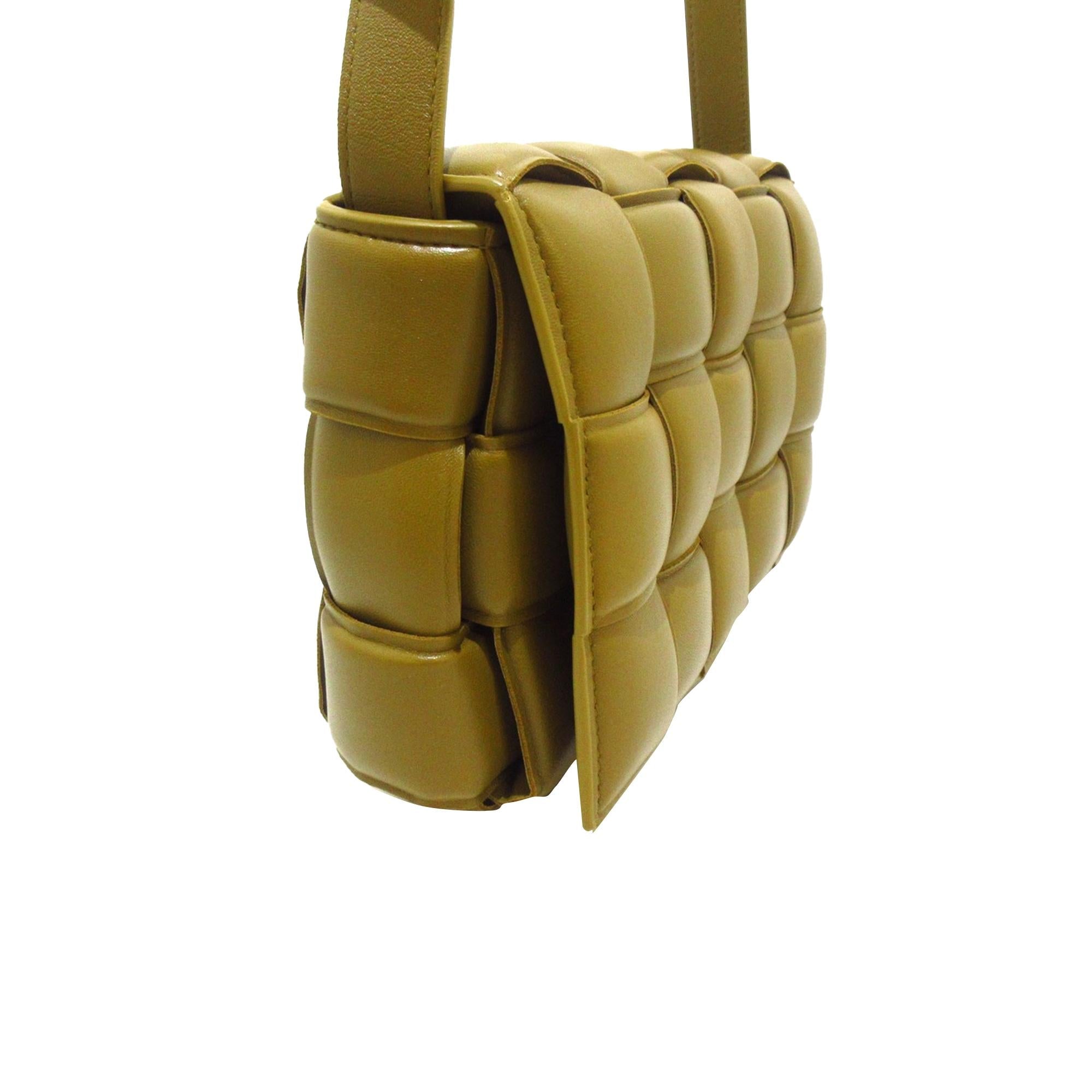 Bottega Veneta Intrecciato Padded Cassette (SHG-ZgXMHL)