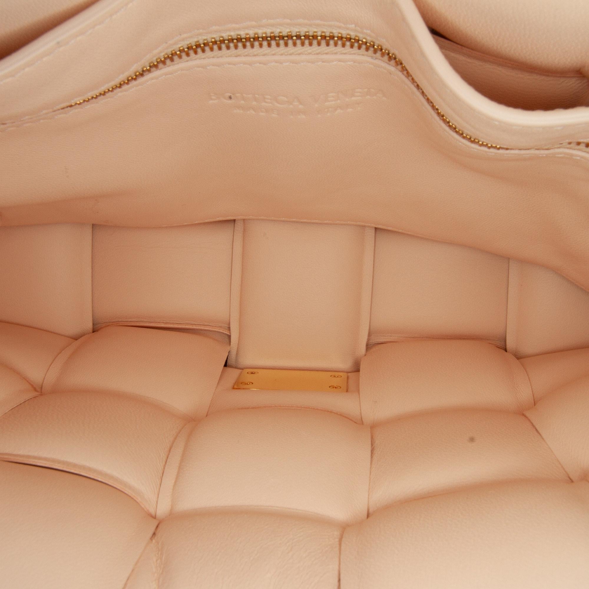 Bottega Veneta Intrecciato Padded Cassette (SHG-DglNl3)