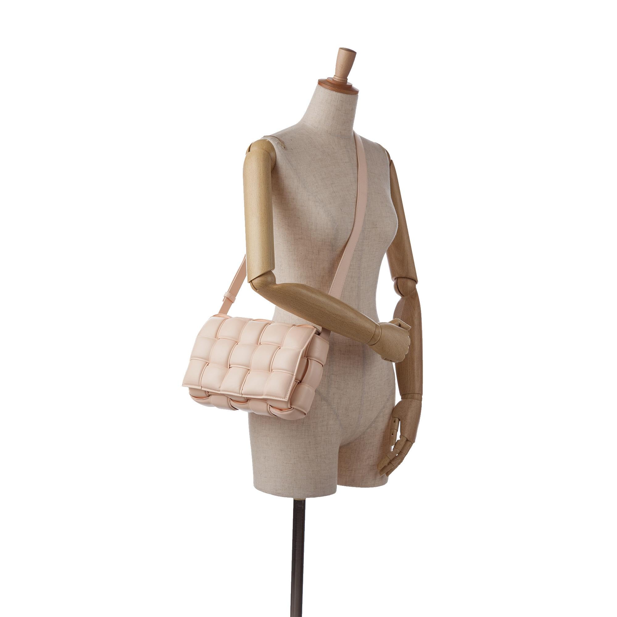 Bottega Veneta Intrecciato Padded Cassette (SHG-DglNl3)