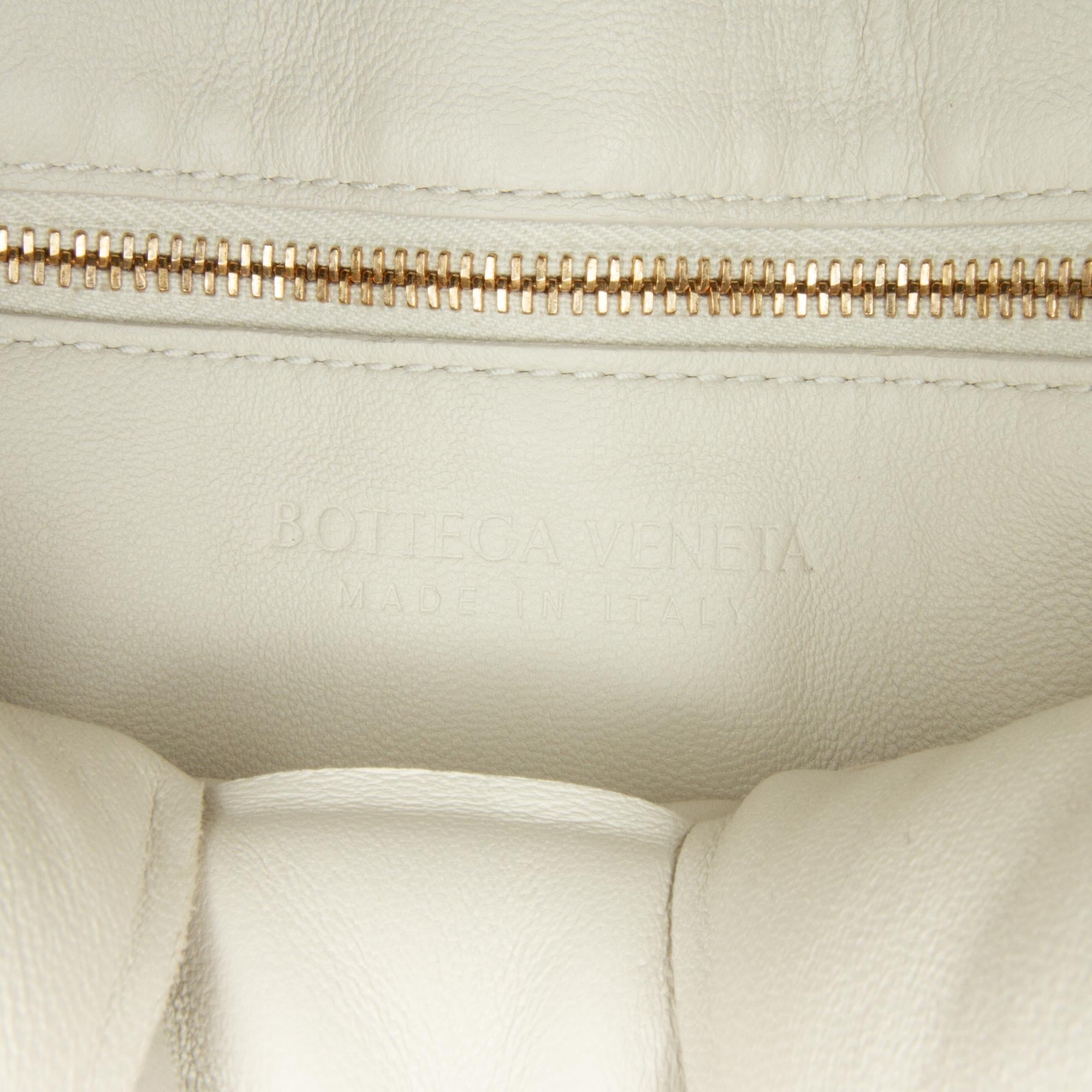 Bottega Veneta Intrecciato Padded Cassette (SHG-wuE9TW)