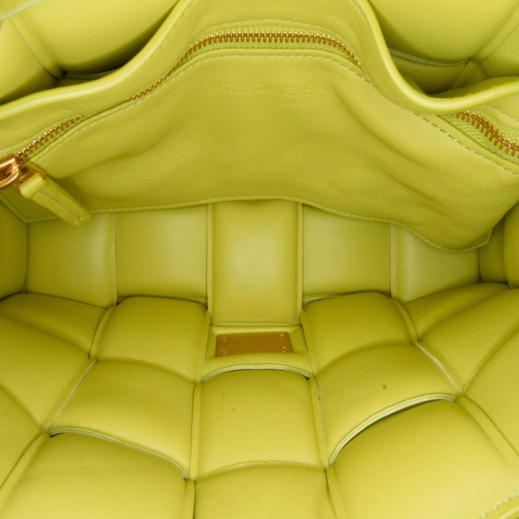 Bottega Veneta Intrecciato Padded Cassette (SHG-0chUQ7)