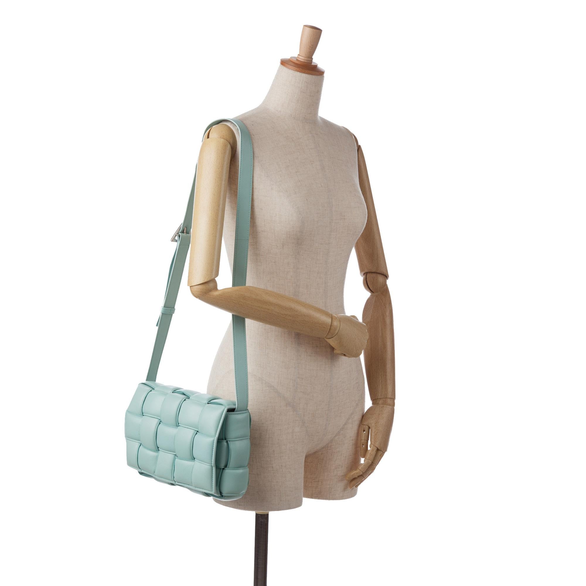 Bottega Veneta Intrecciato Padded Cassette (SHG-CL45Nu)