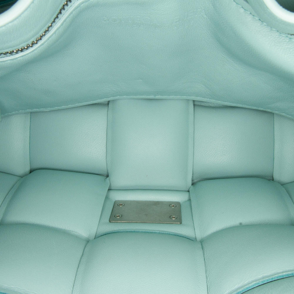 Bottega Veneta Intrecciato Padded Cassette (SHG-CL45Nu)