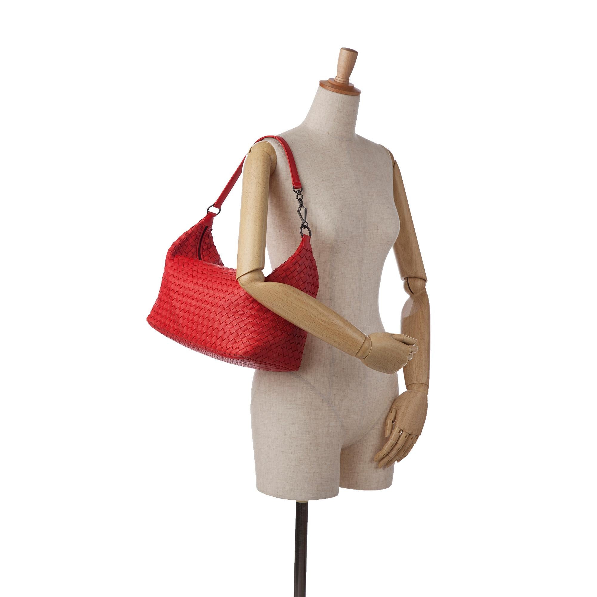 Bottega Veneta Intrecciato Shoulder Bag (SHG-FYG4O5)