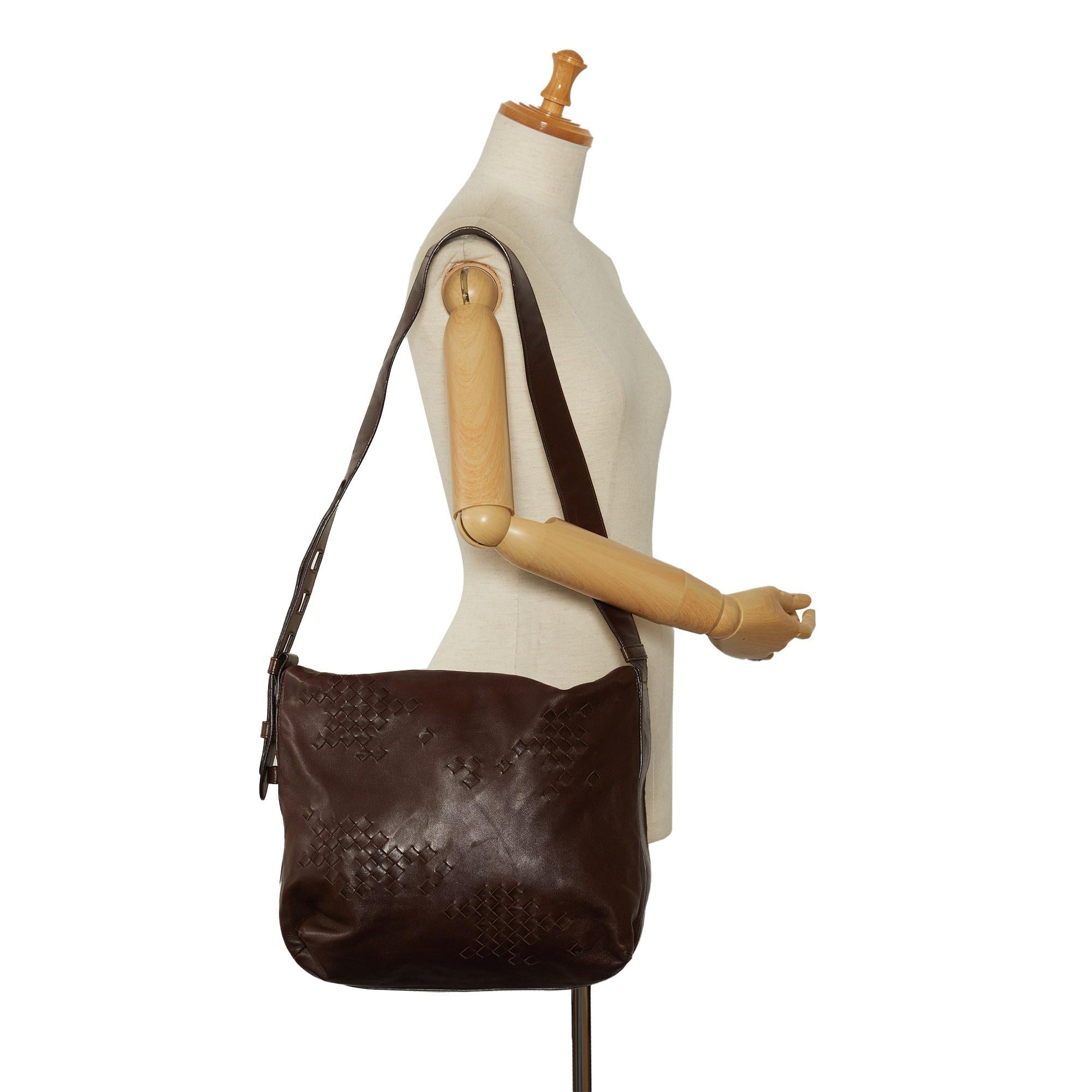 Bottega Veneta Intrecciato Shoulder Bag (SHG-nNX0if)
