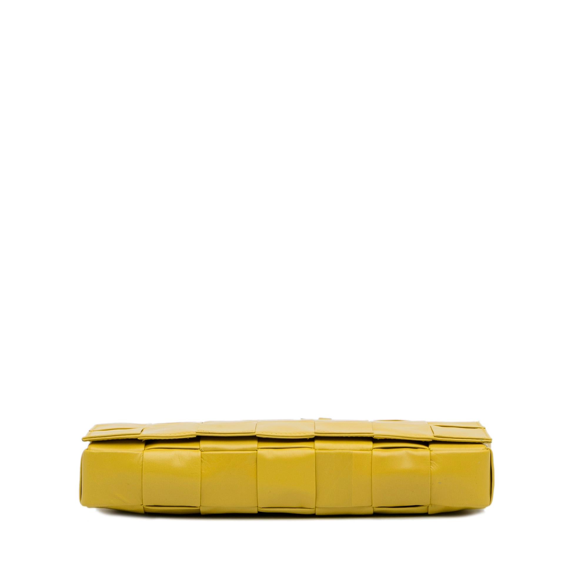 Bottega Veneta Intrecciato Stretch Cassette Crossbody Bag (SHG-vxmhAc)
