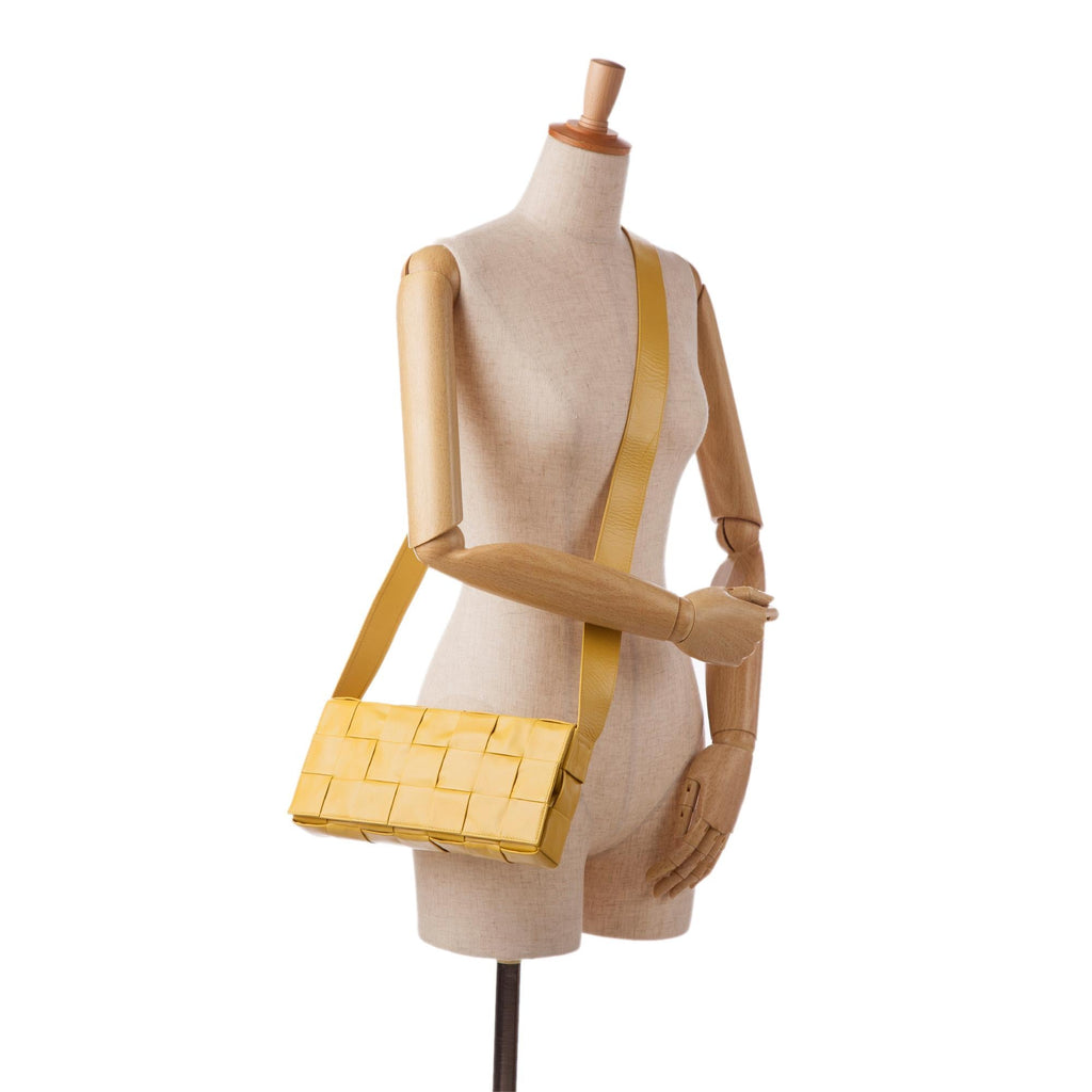 Bottega Veneta Intrecciato Stretch Cassette Crossbody Bag (SHG-vxmhAc)