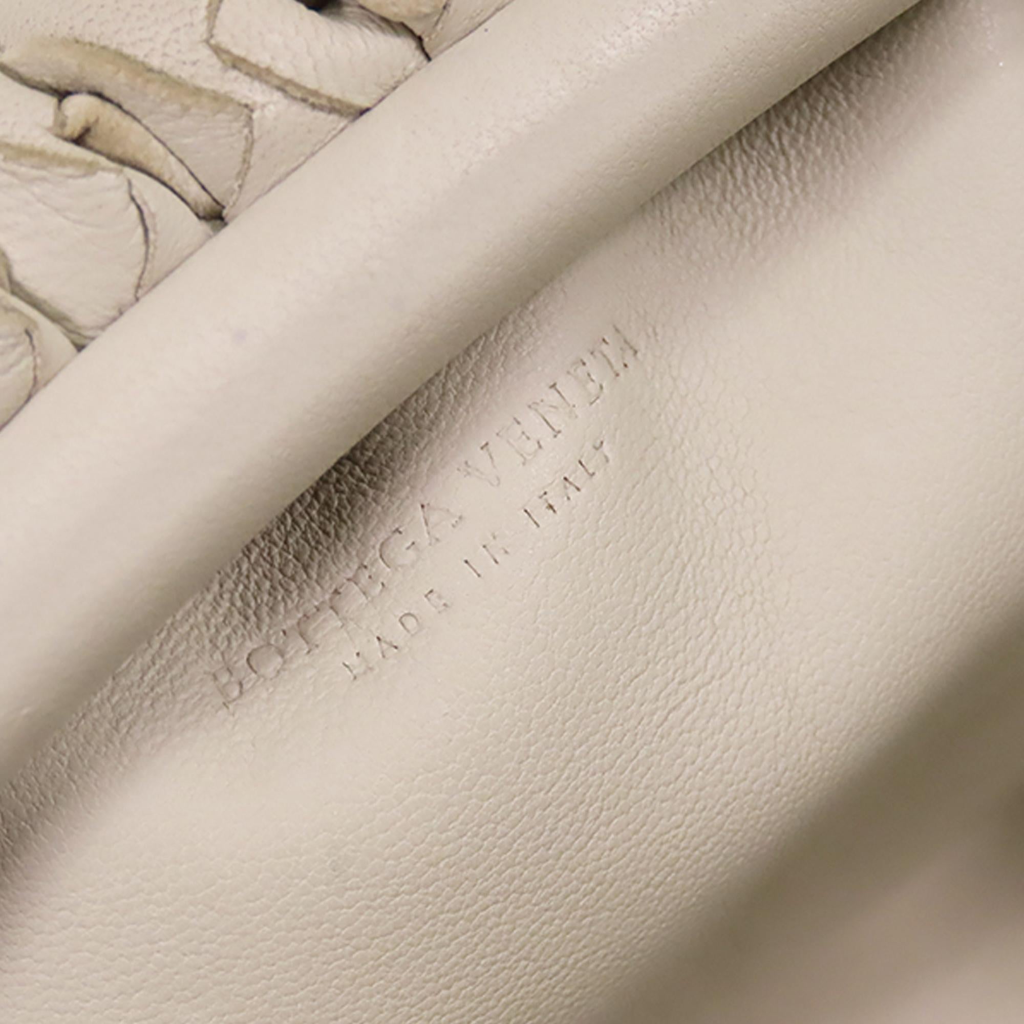 Bottega Veneta Intrecciato The Mini Pouch (SHG-G2TffH)