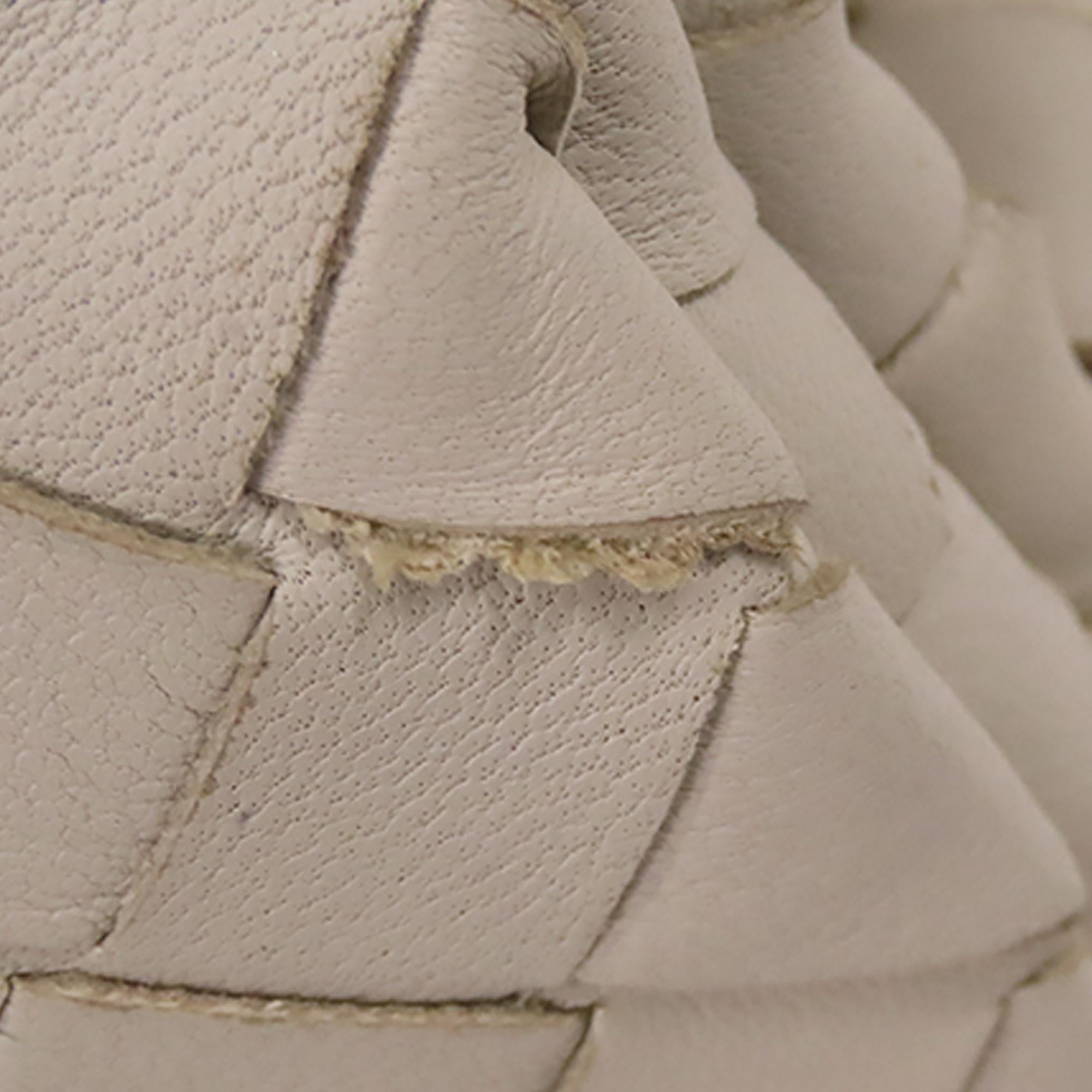 Bottega Veneta Intrecciato The Mini Pouch (SHG-G2TffH)