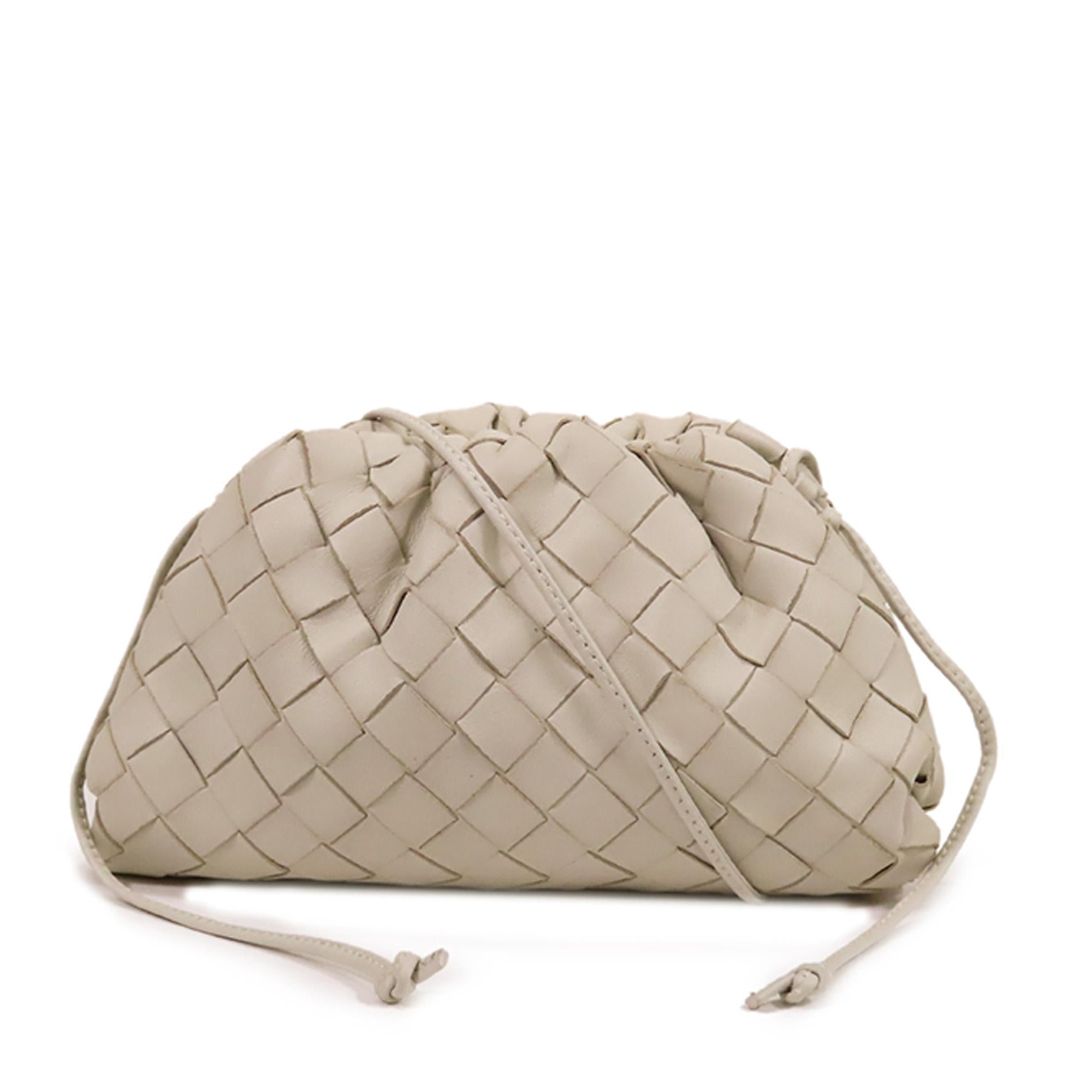 Bottega Veneta Intrecciato The Mini Pouch (SHG-G2TffH)