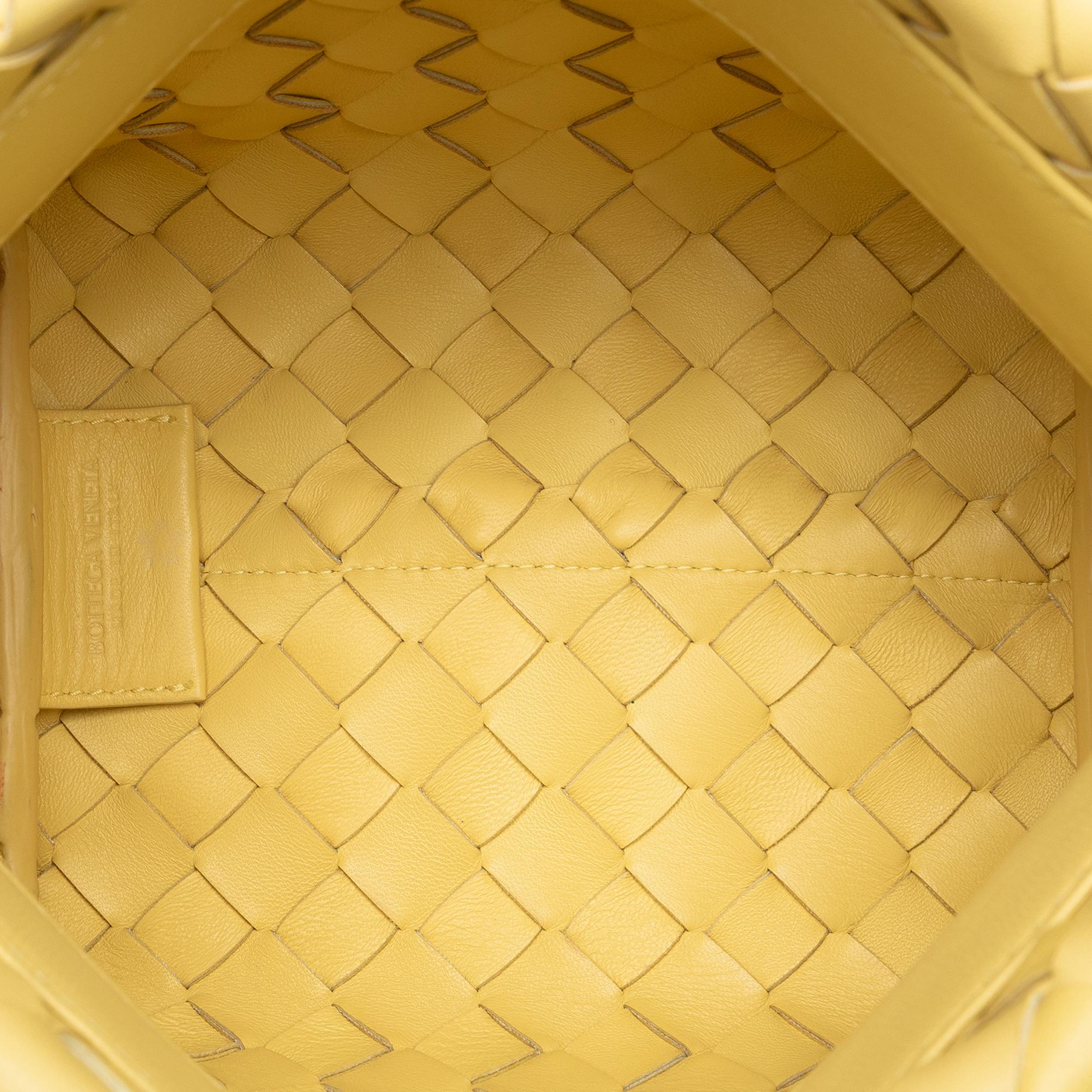 Bottega Veneta Intrecciato Tie Shoulder Bag (SHG-9ZmUZI)