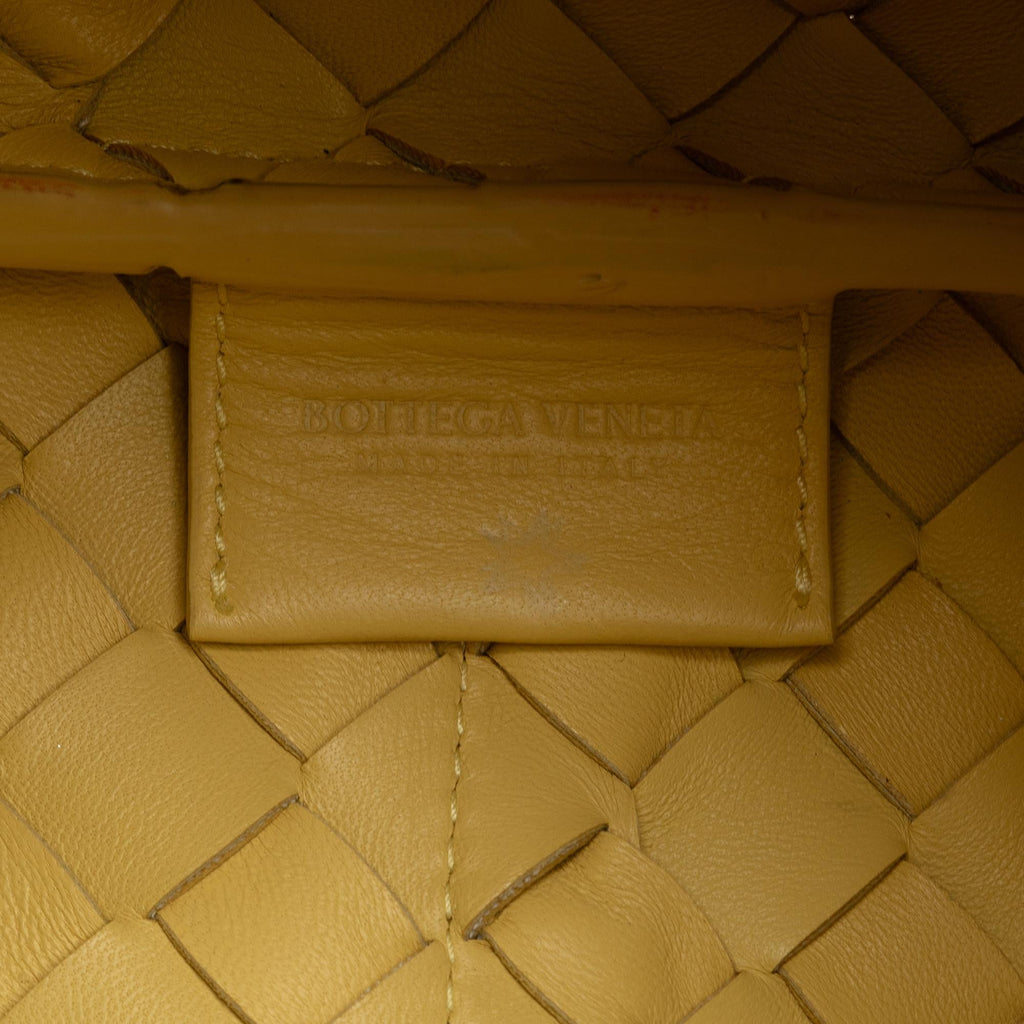 Bottega Veneta Intrecciato Tie Shoulder Bag (SHG-9ZmUZI)