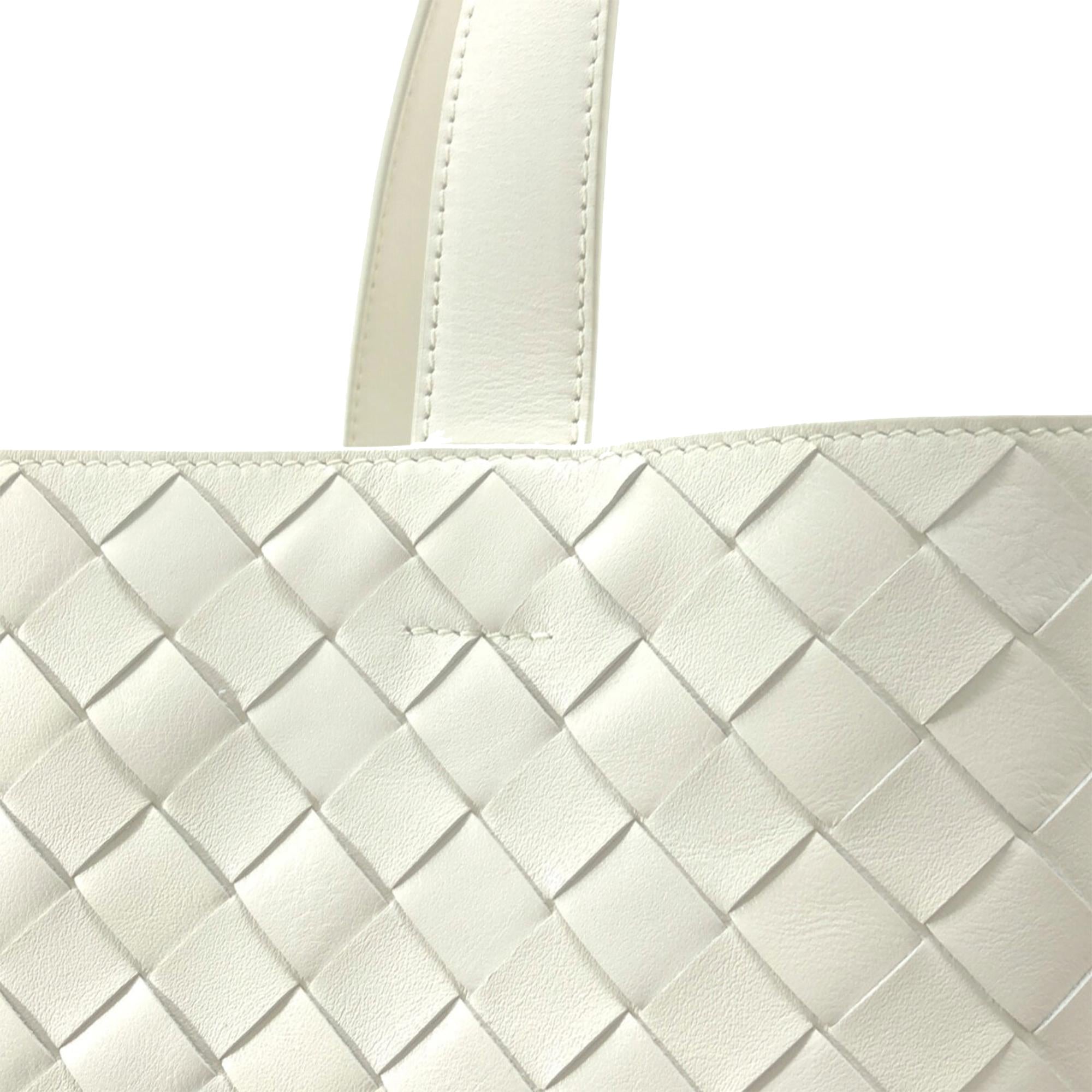 Bottega Veneta Intrecciato Tote Bag (SHG-ro2aCU)
