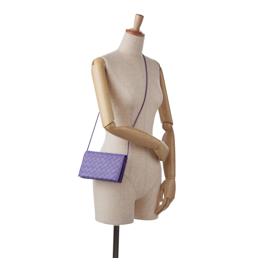 Bottega Veneta Intrecciato Wallet On Strap (SHG-Ar4xk5)
