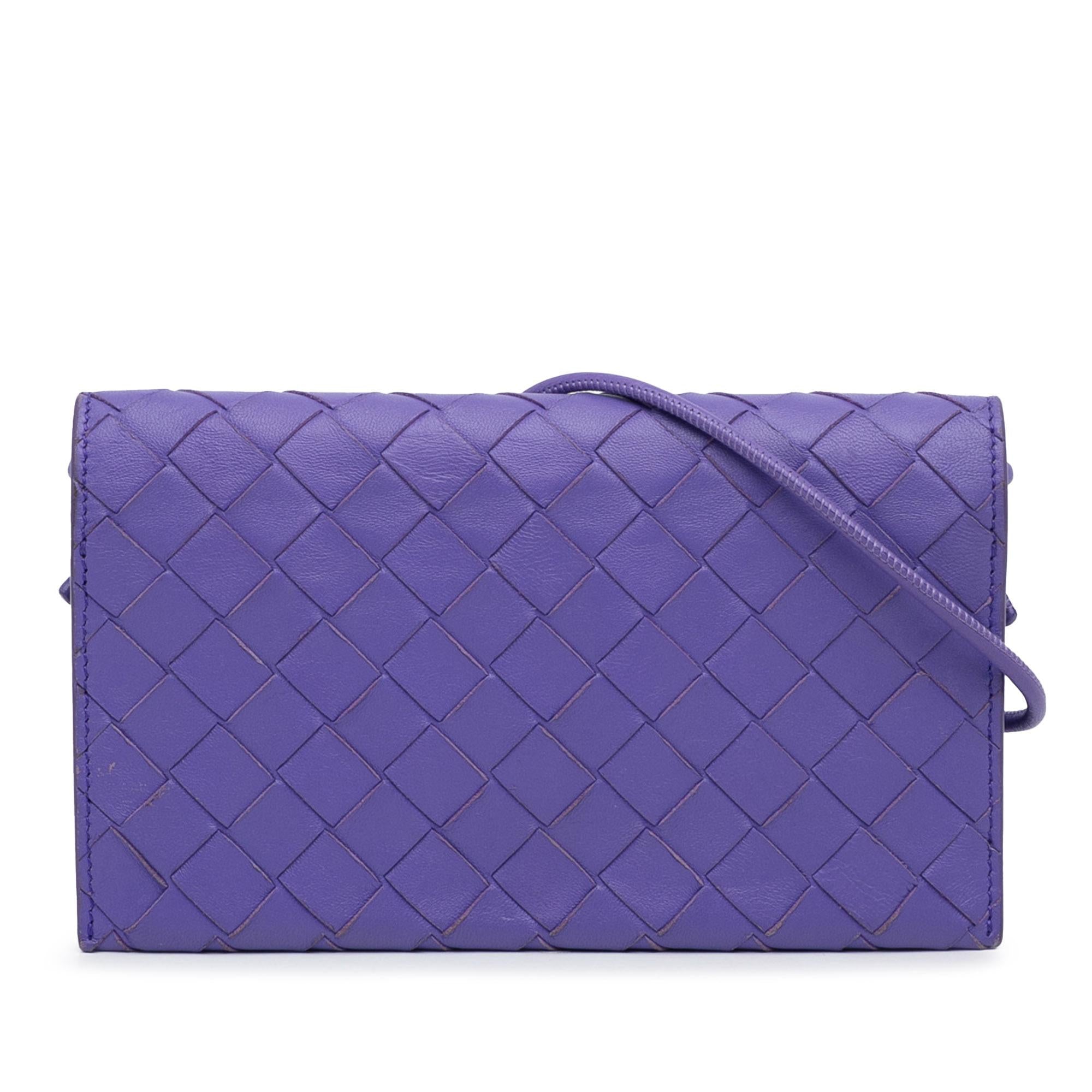 Bottega Veneta Intrecciato Wallet On Strap (SHG-Ar4xk5)