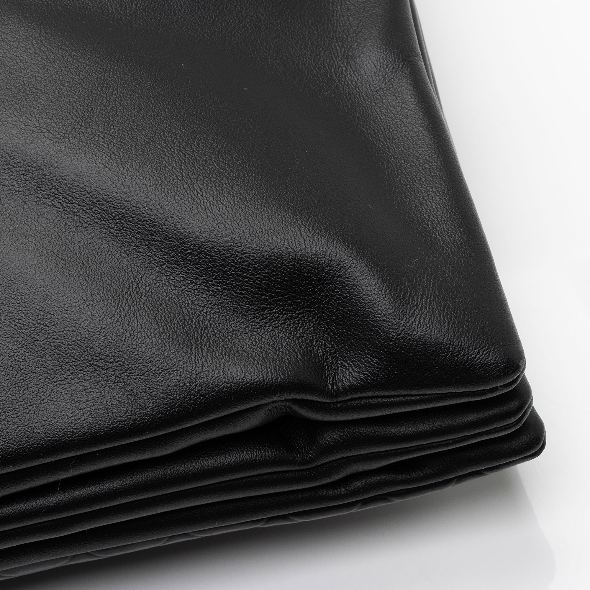 Bottega Veneta Intrecciomirage Nappa Triple Zip Maxi Messenger (SHF-Jn9MKL)