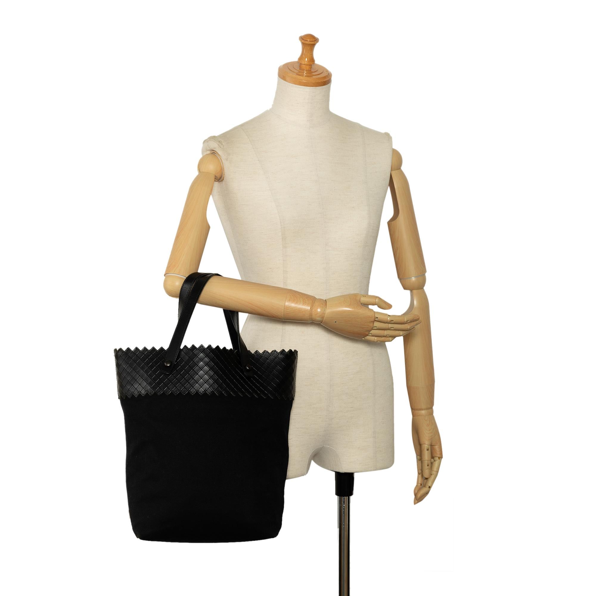 Bottega Veneta Intrecciomirage Trimmed Canvas Tote (SHG-OeLhp5)
