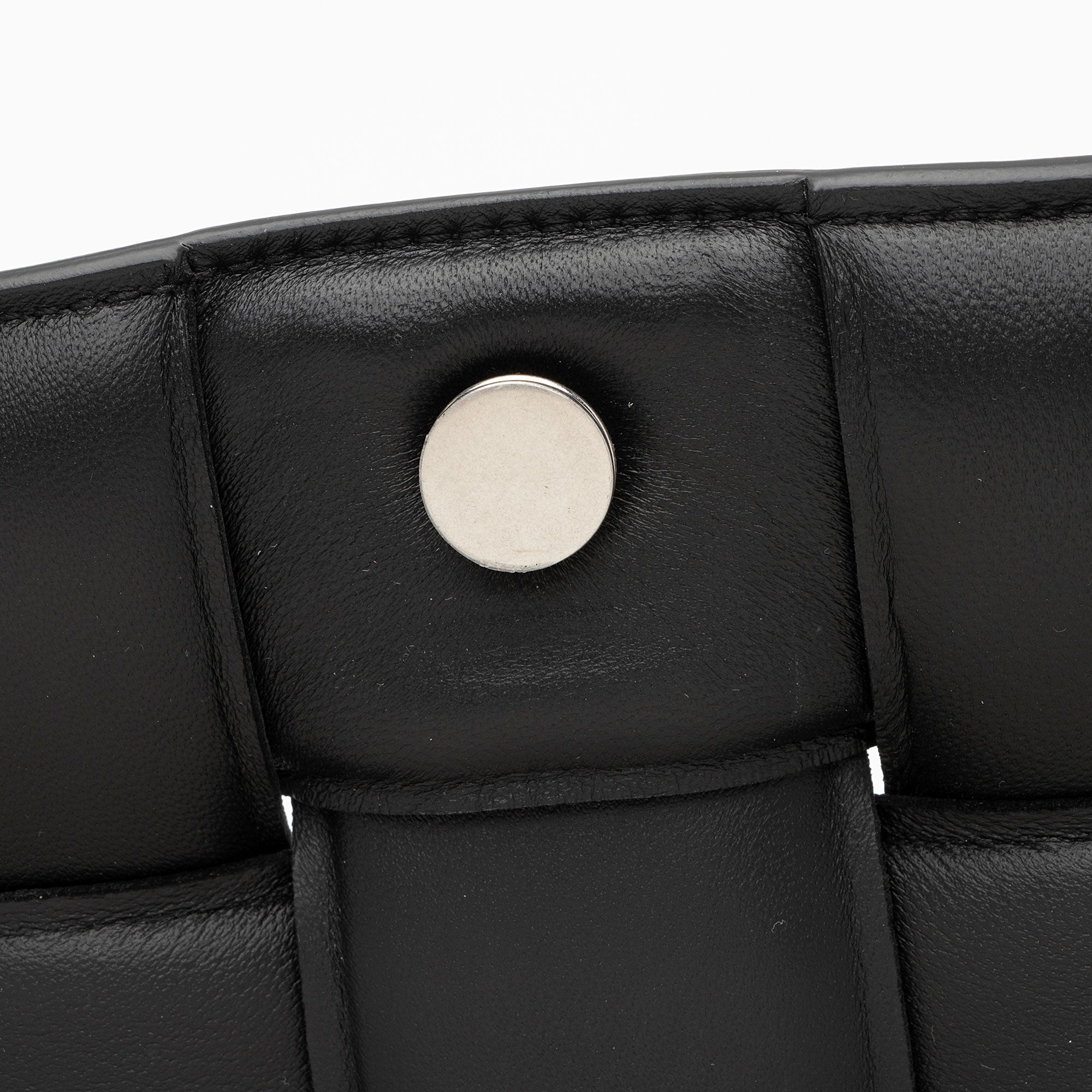 Bottega Veneta Lambskin Cassette Chain Maxi Shoulder Bag (SHF-JbNRjz)
