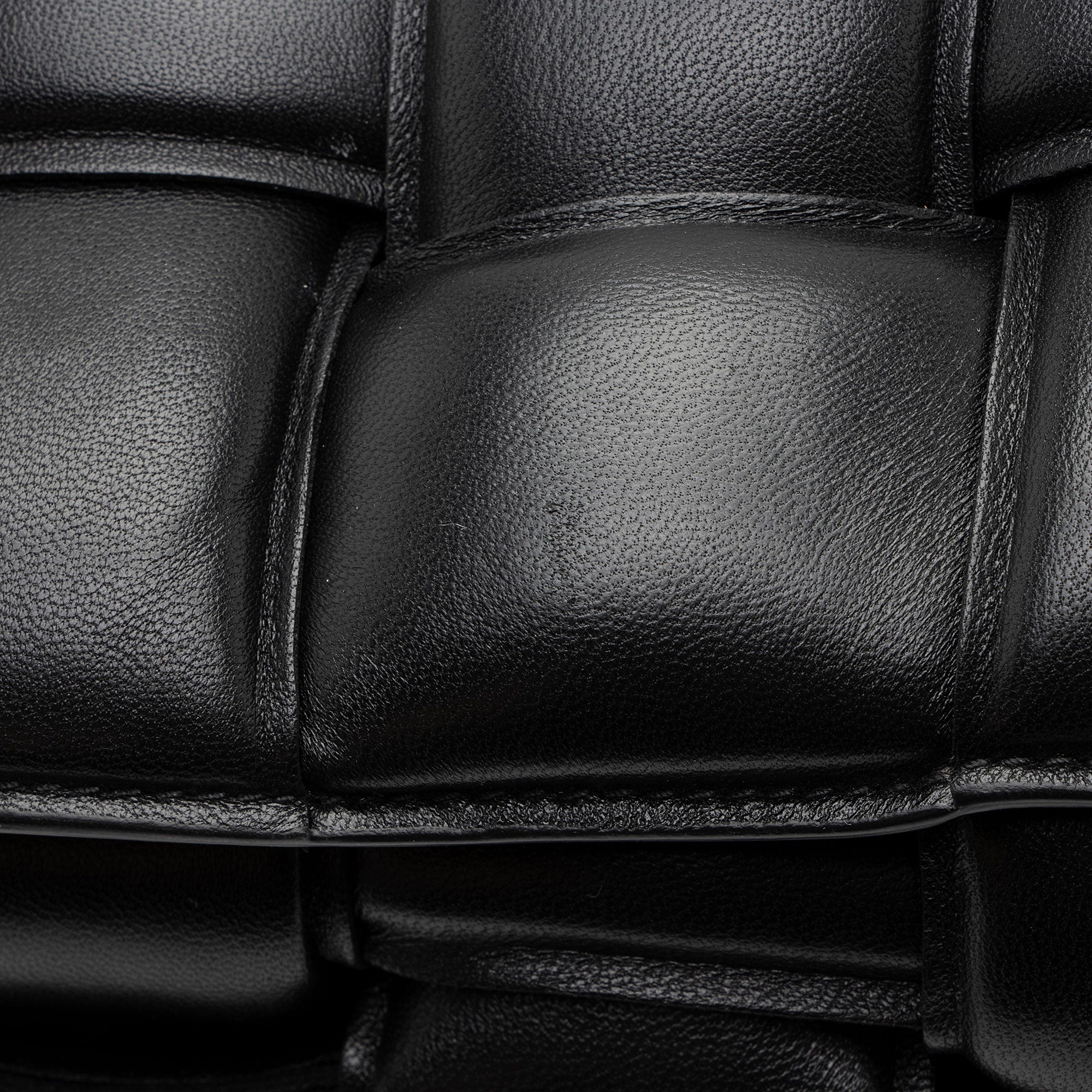 Bottega Veneta Lambskin Cassette Chain Maxi Shoulder Bag (SHF-JbNRjz)