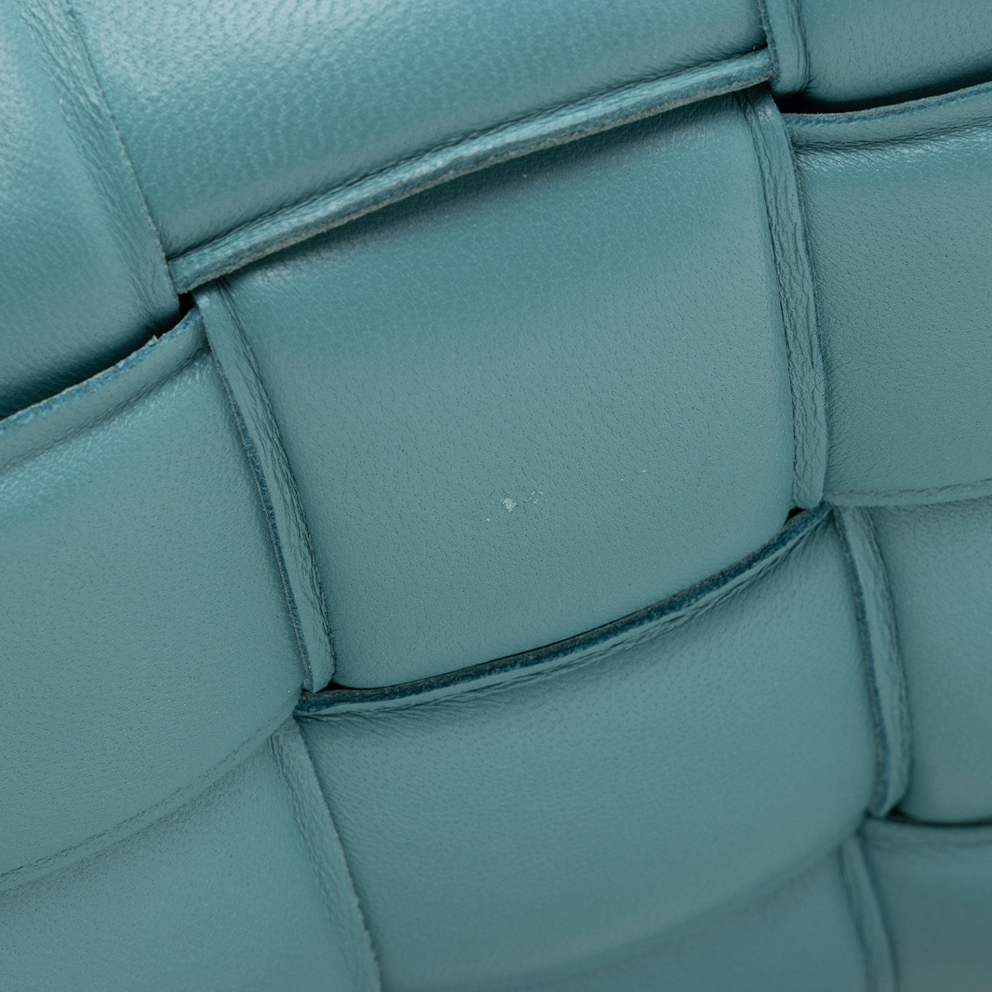 Bottega Veneta Lambskin Cassette Chain Maxi Shoulder Bag (SHF-0QZNRJ)