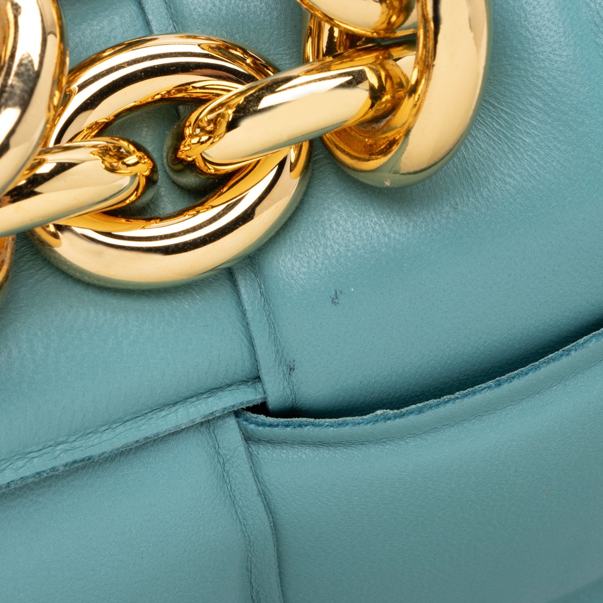 Bottega Veneta Lambskin Cassette Chain Maxi Shoulder Bag (SHF-0QZNRJ)
