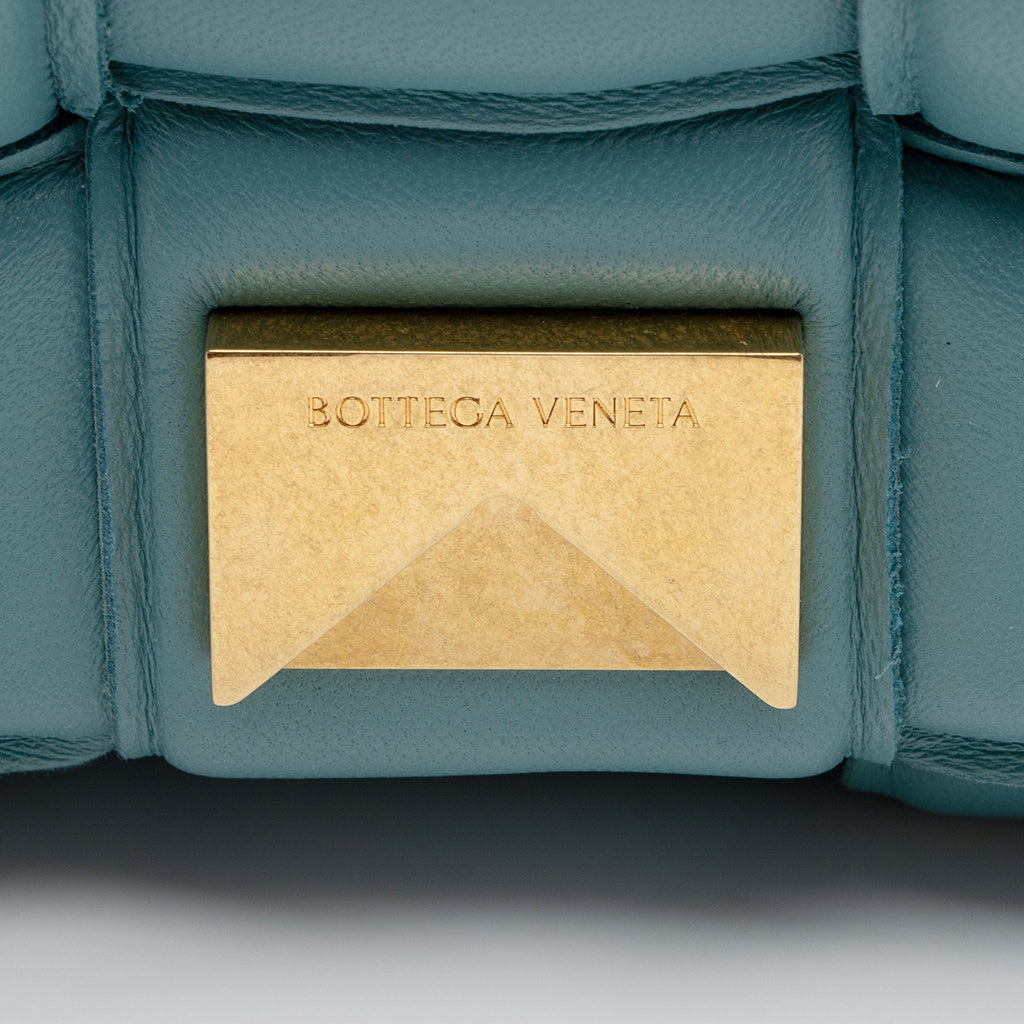 Bottega Veneta Lambskin Cassette Chain Maxi Shoulder Bag (SHF-0QZNRJ)