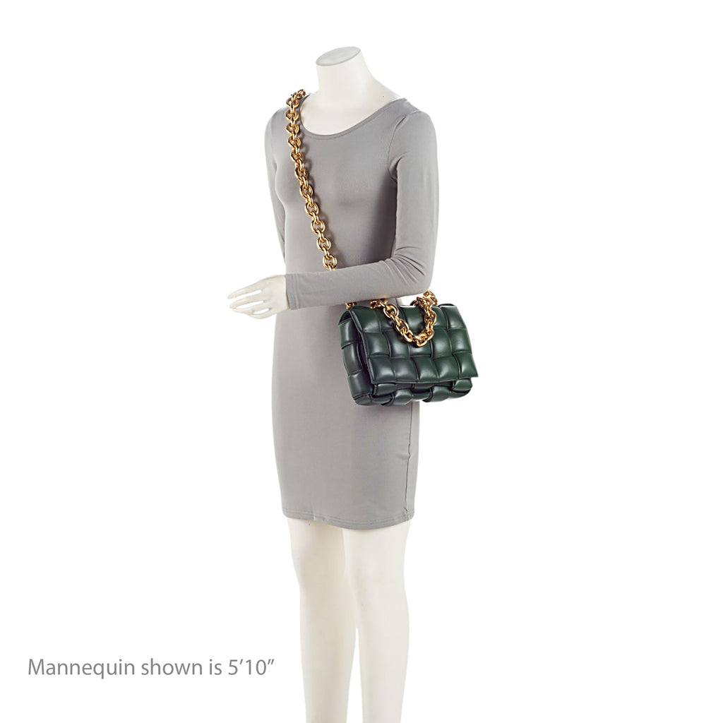Bottega Veneta Lambskin Cassette Chain Maxi Shoulder Bag (SHF-FiotNd)