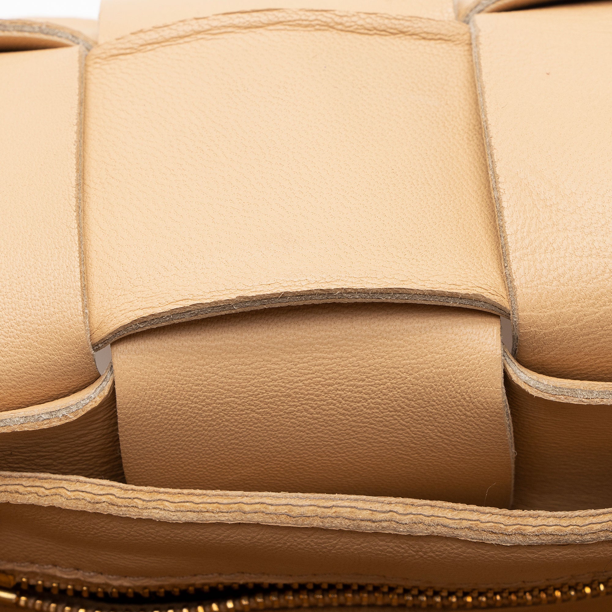 Bottega Veneta Lambskin Cassette Crossbody (SHF-nAVsRl)