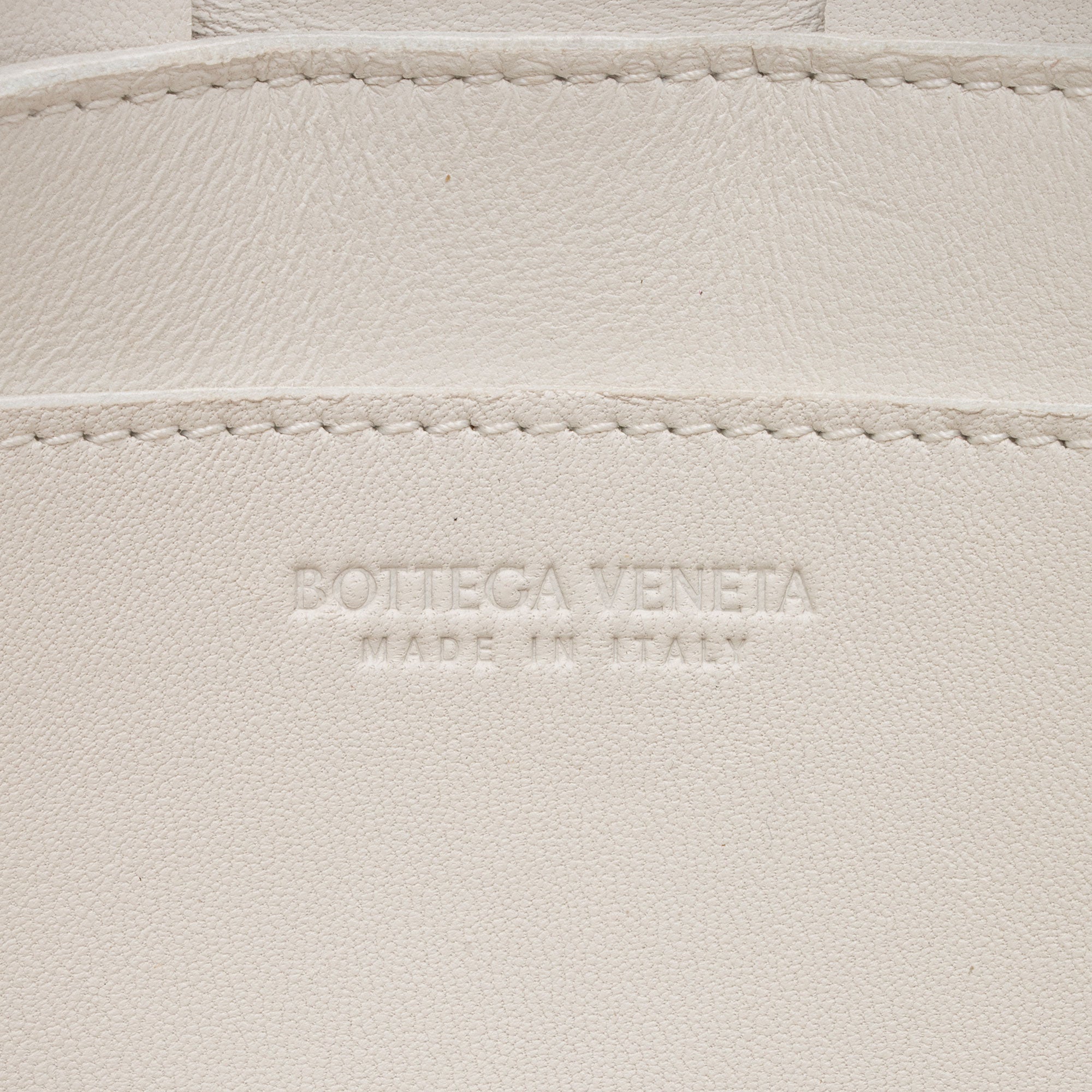 Bottega Veneta Lambskin Cassette Small Crossbody (SHF-auHh2S)