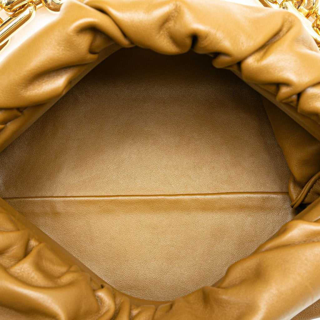 Bottega Veneta Lambskin Chain Pouch (SHG-qDCyej)