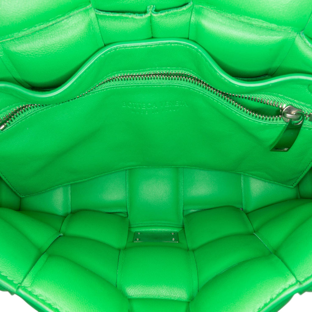 Bottega Veneta Lambskin Intrecciato Padded Chain Cassette Satchel (SHG-2mflDe)