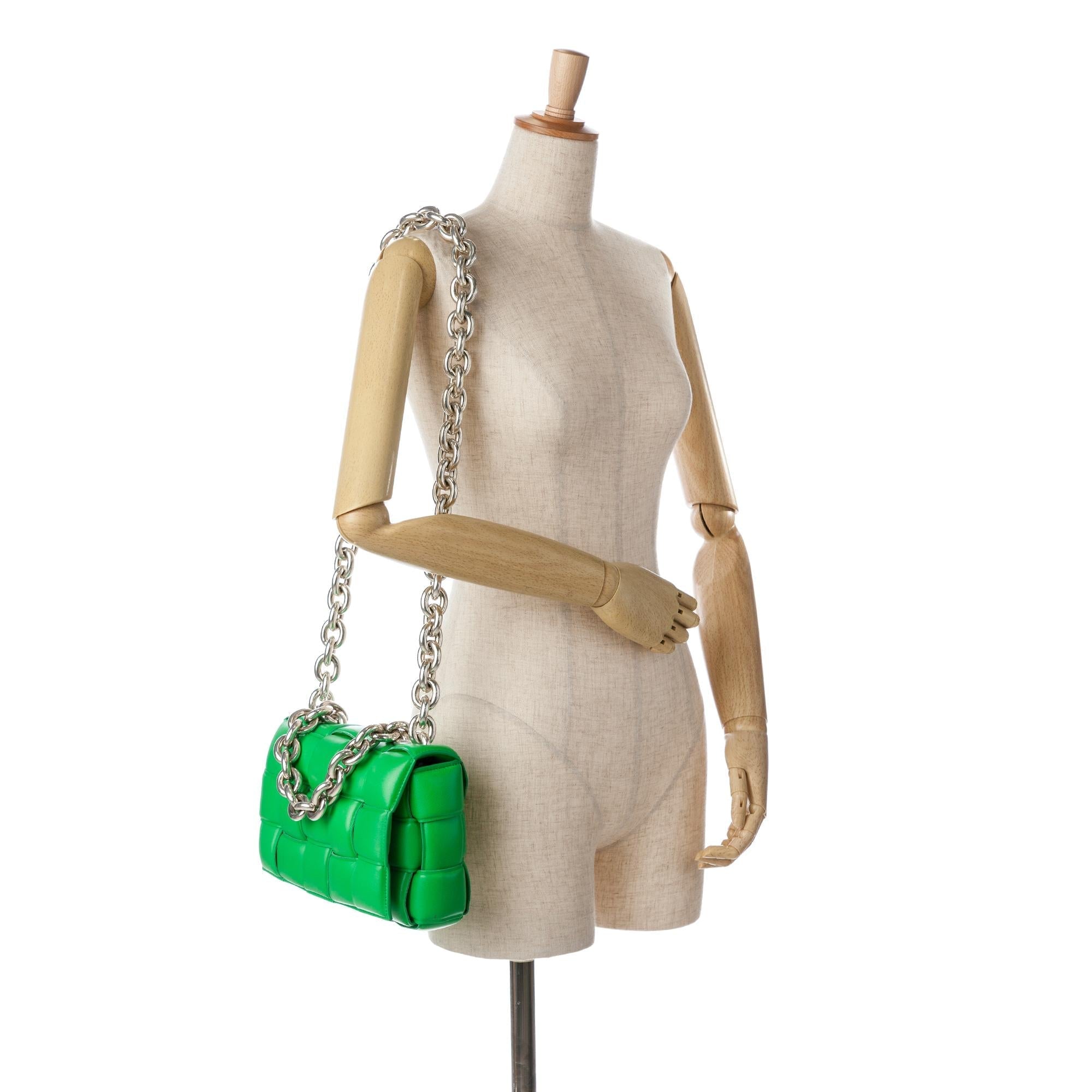 Bottega Veneta Lambskin Intrecciato Padded Chain Cassette Satchel (SHG-2mflDe)