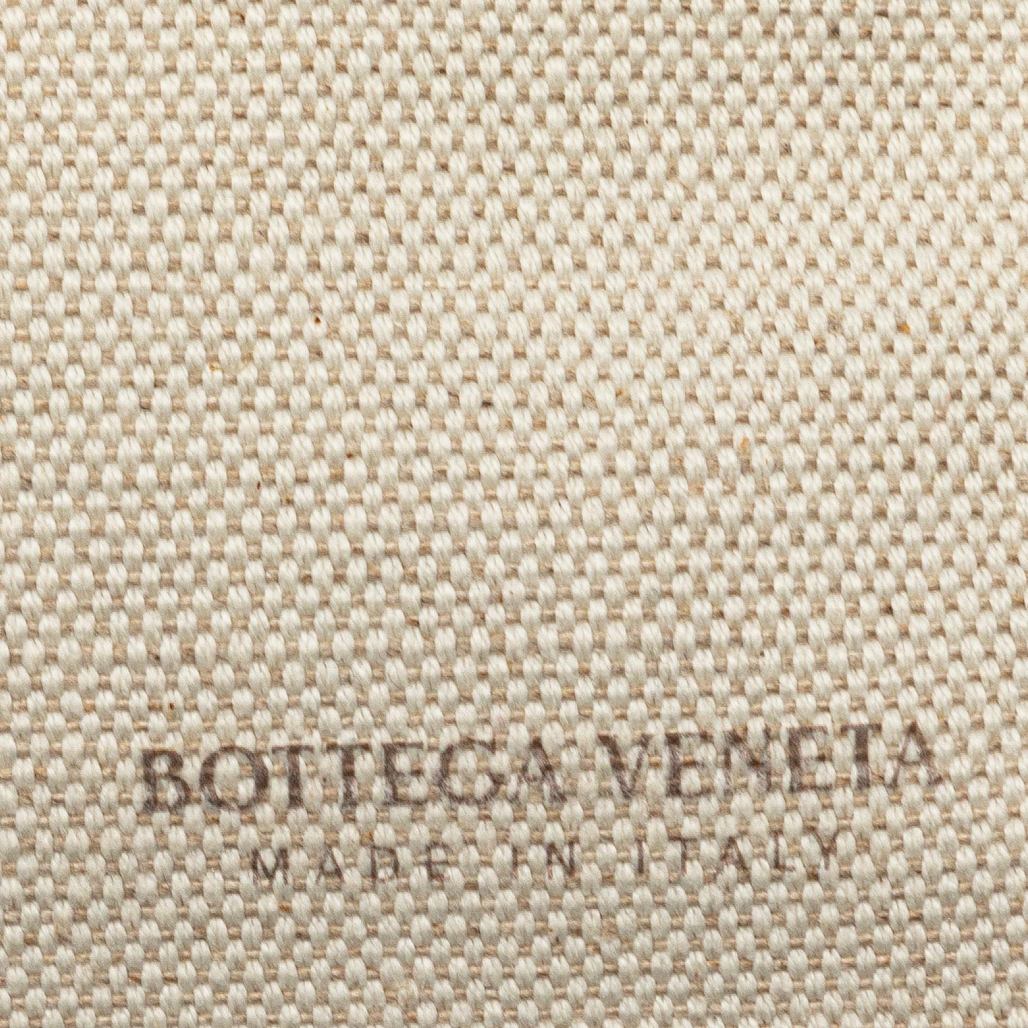 Bottega Veneta Large Maxi Intrecciato Canvas Arco Tote (SHG-LPrhp9)