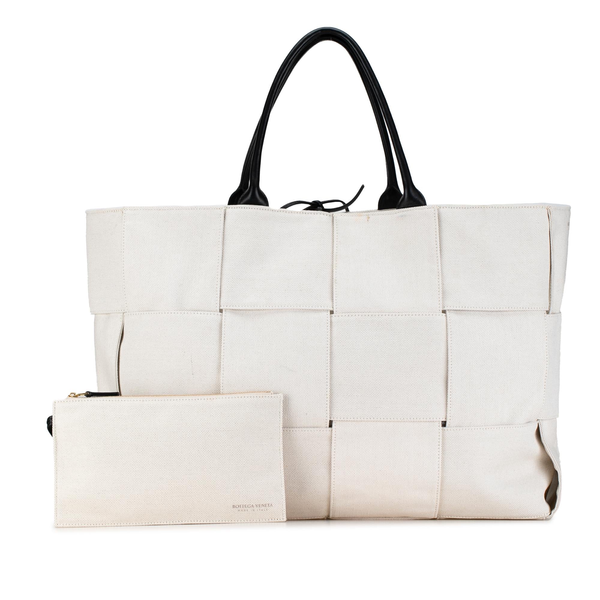 Bottega Veneta Large Maxi Intrecciato Canvas Arco Tote (SHG-LPrhp9)