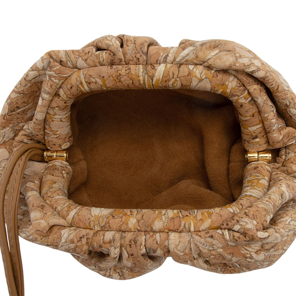 Bottega Veneta Leather Cork Extra Mini Pouch (SHF-Nj89fx)