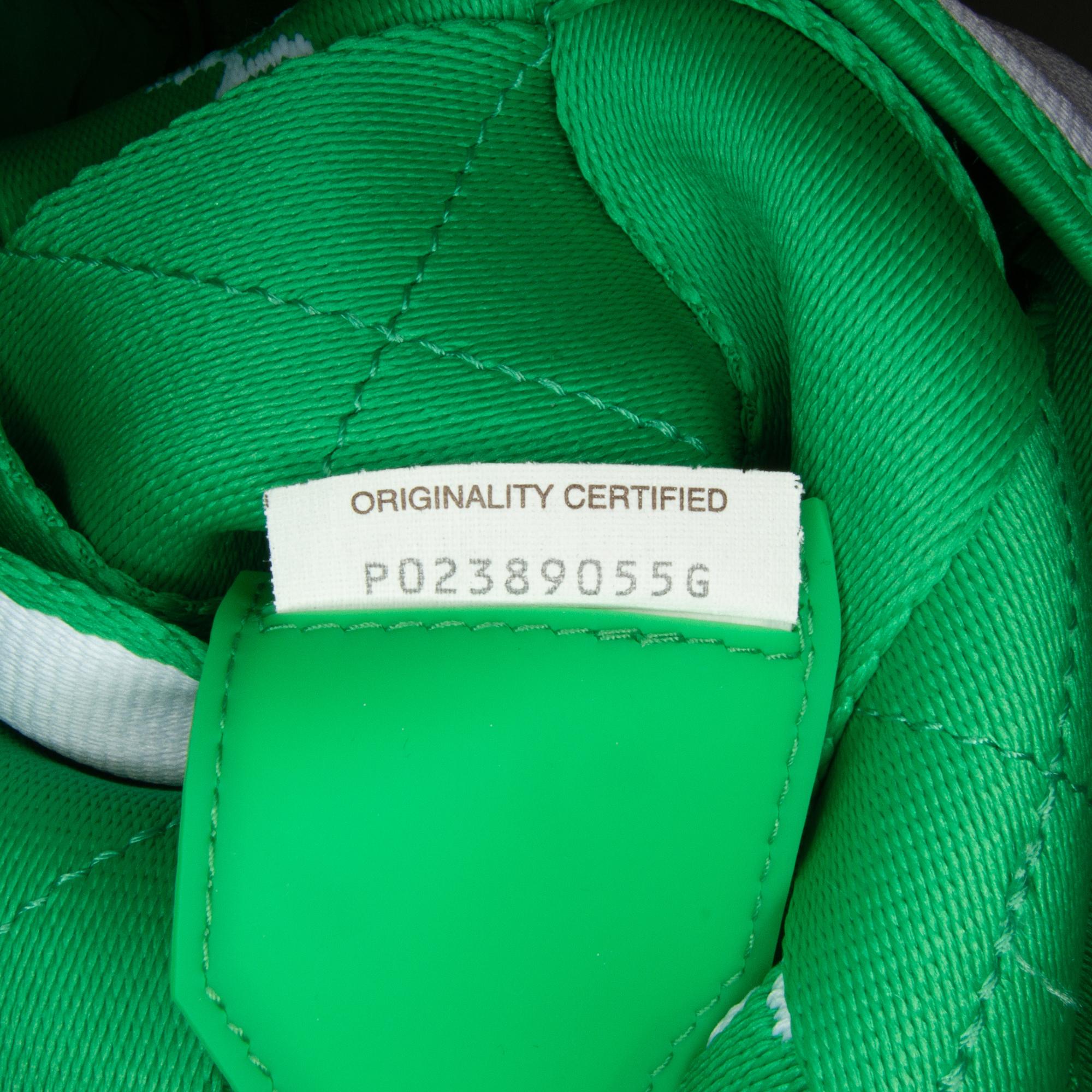 Bottega Veneta Maxi Intrecciato Canvas Webbing Cassette (SHG-RmDDRK)