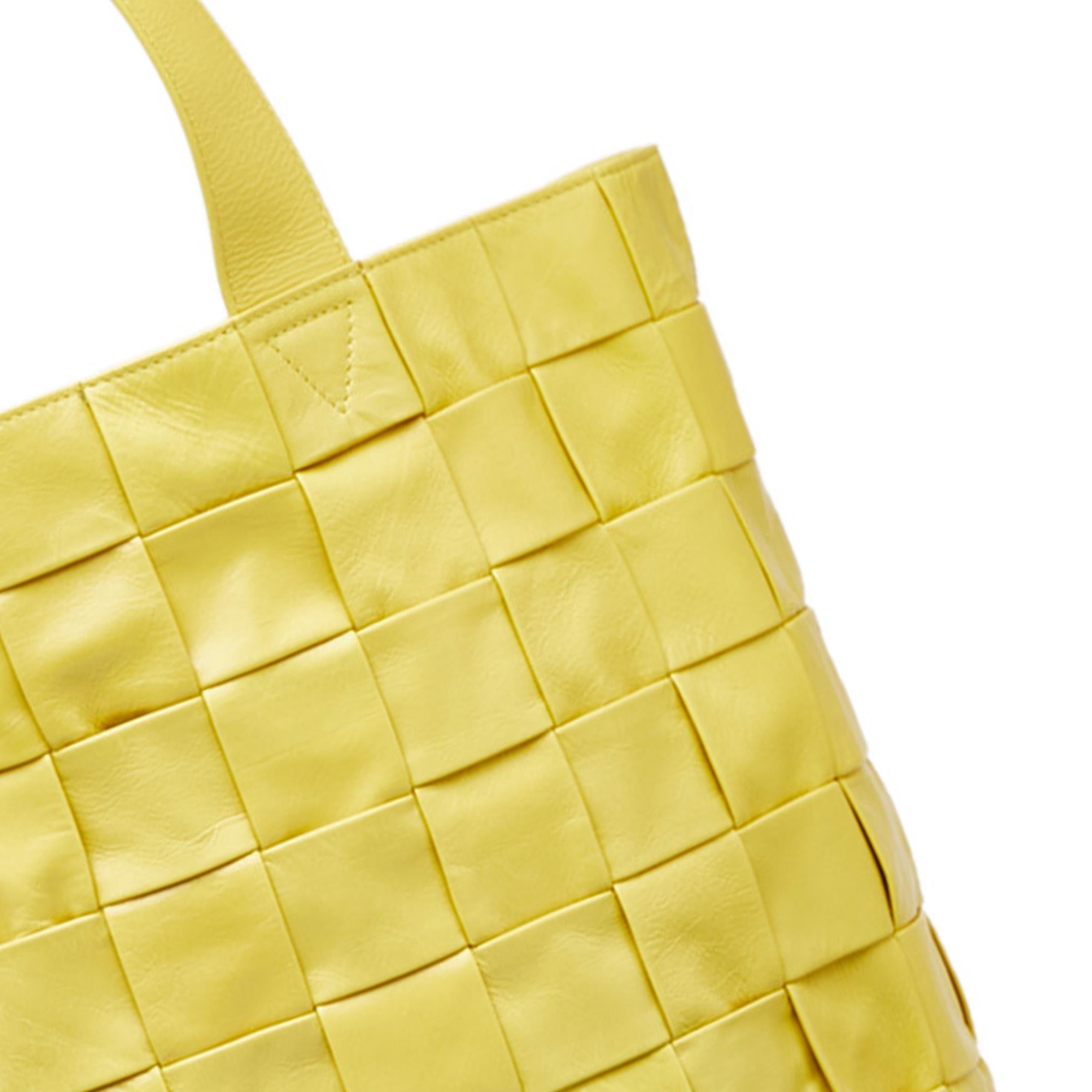 Bottega Veneta Maxi Intrecciato Cassette Tote Bag (SHG-uVYp2K)