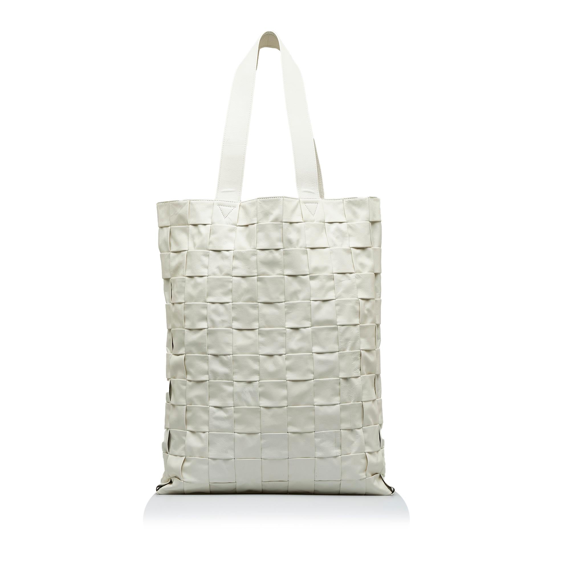 Bottega Veneta Maxi Intrecciato Cassette Tote (SHG-C0Nfyf)