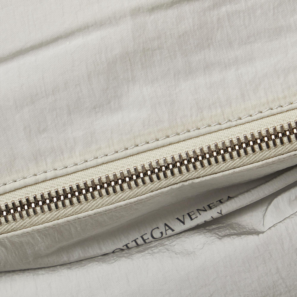 Bottega Veneta Maxi Intrecciato Cassette Tote (SHG-C0Nfyf)