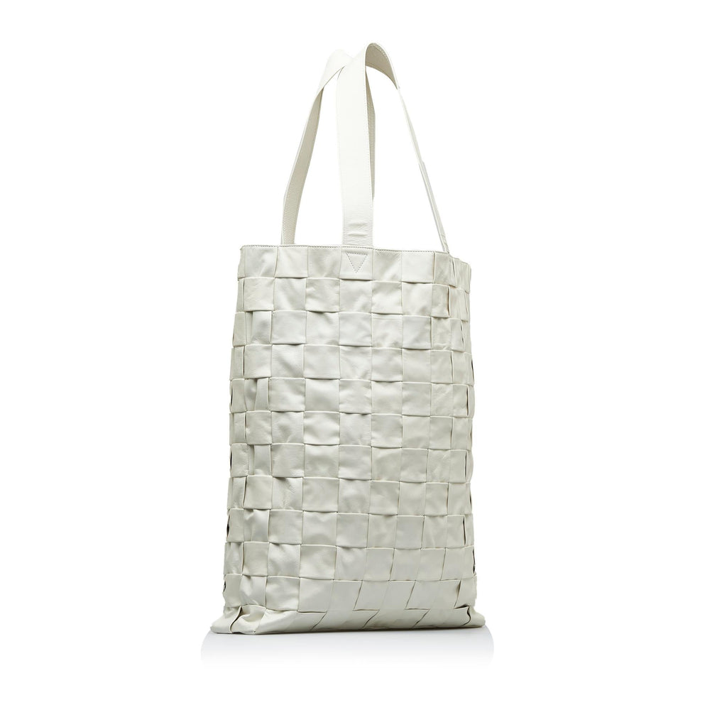Bottega Veneta Maxi Intrecciato Cassette Tote (SHG-C0Nfyf)