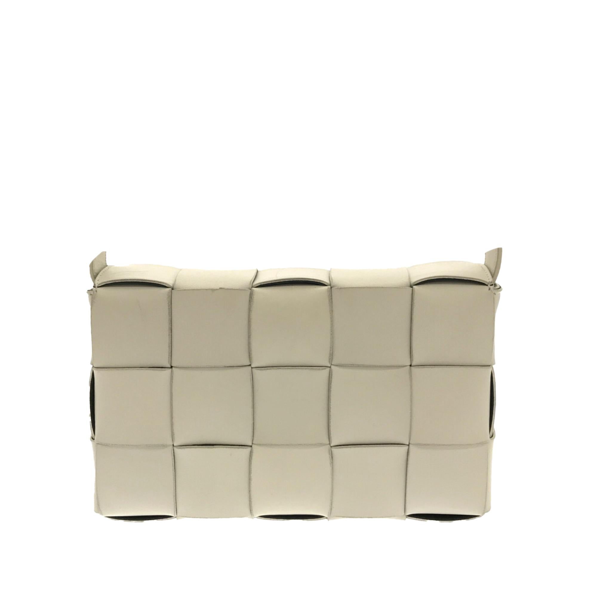 Bottega Veneta Maxi Intrecciato Cassette (SHG-wOhUHP)