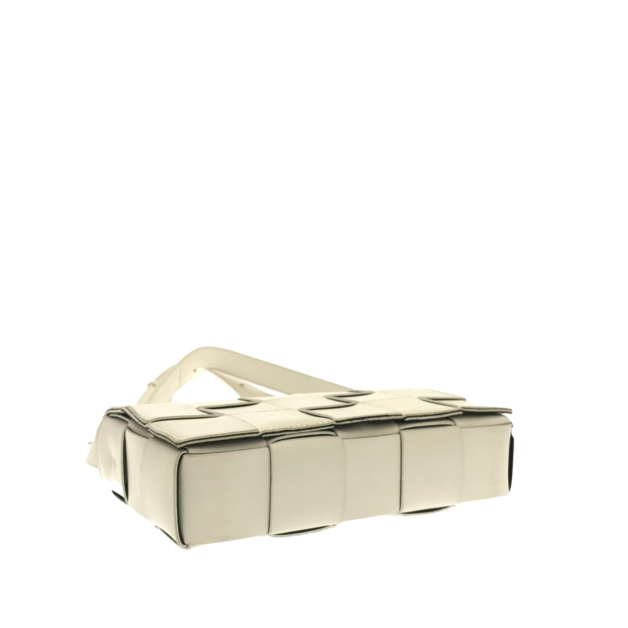 Bottega Veneta Maxi Intrecciato Cassette (SHG-wOhUHP)