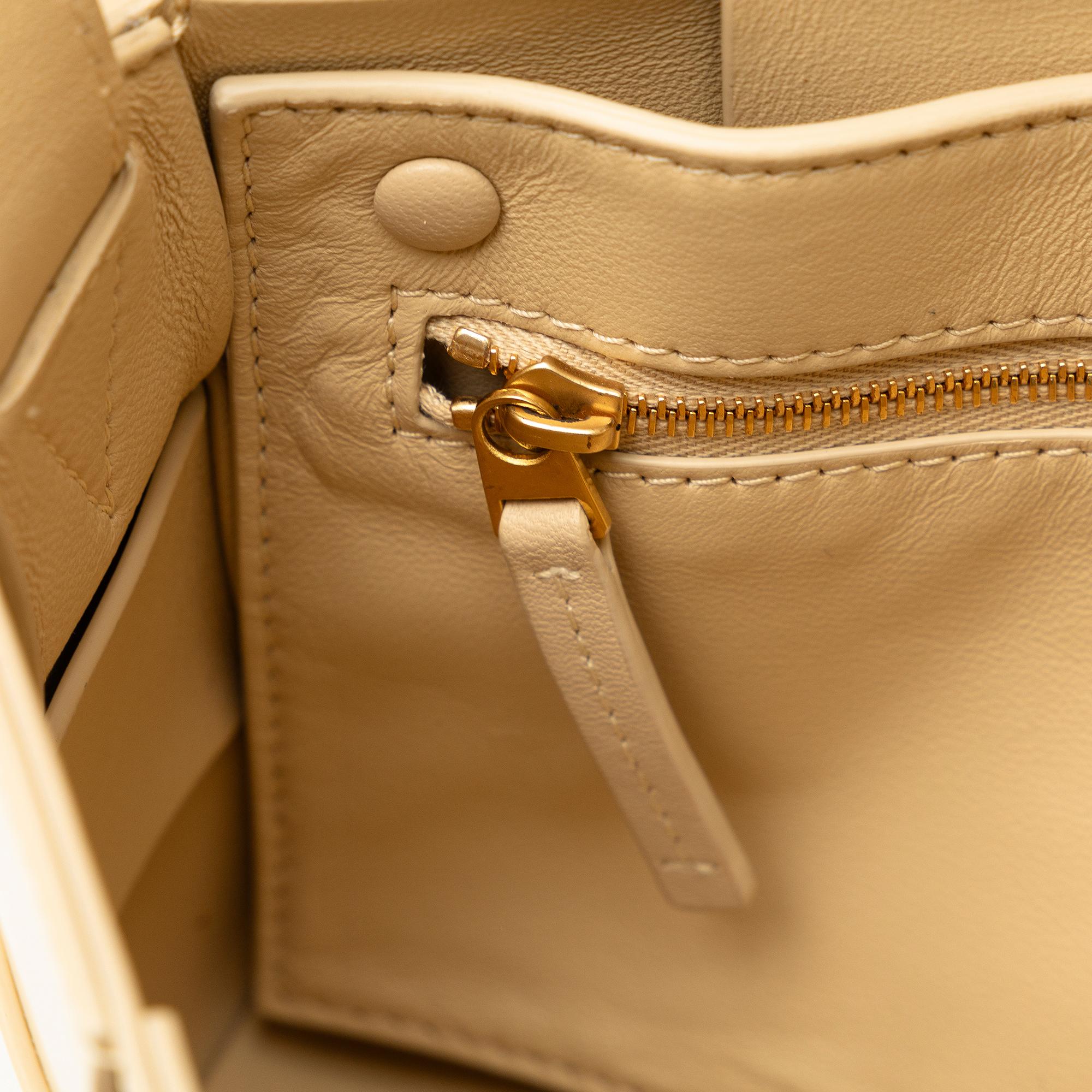 Bottega Veneta Maxi Intrecciato Cassette (SHG-TsKAVj)